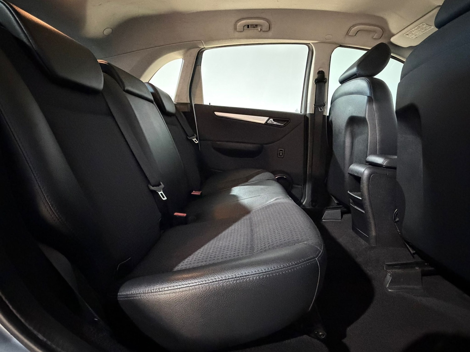 Used Mercedes-Benz B Class 2010 for sale - 76383304: Photo 19