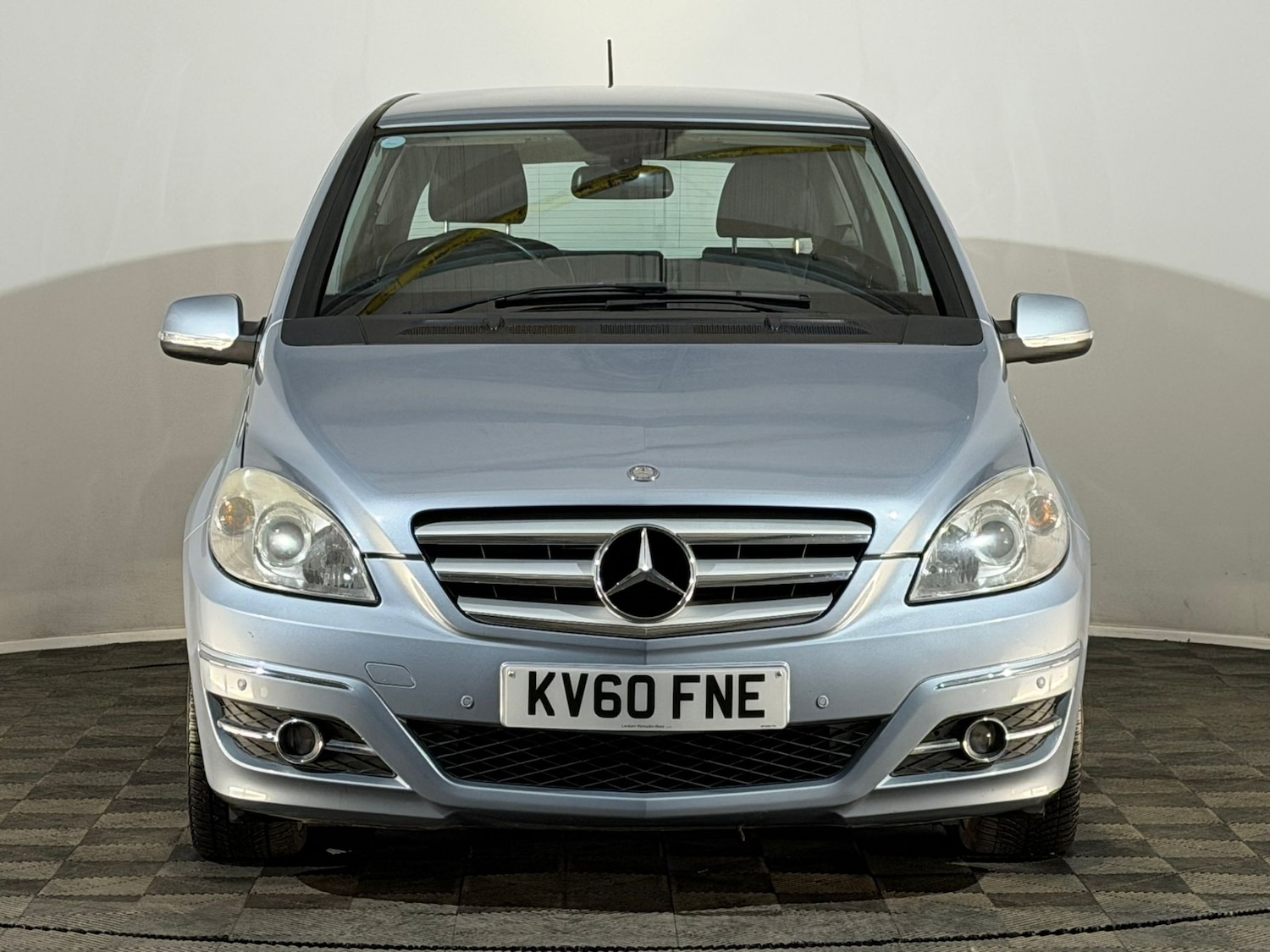 Used Mercedes-Benz B Class 2010 for sale - 76383304: Photo 2