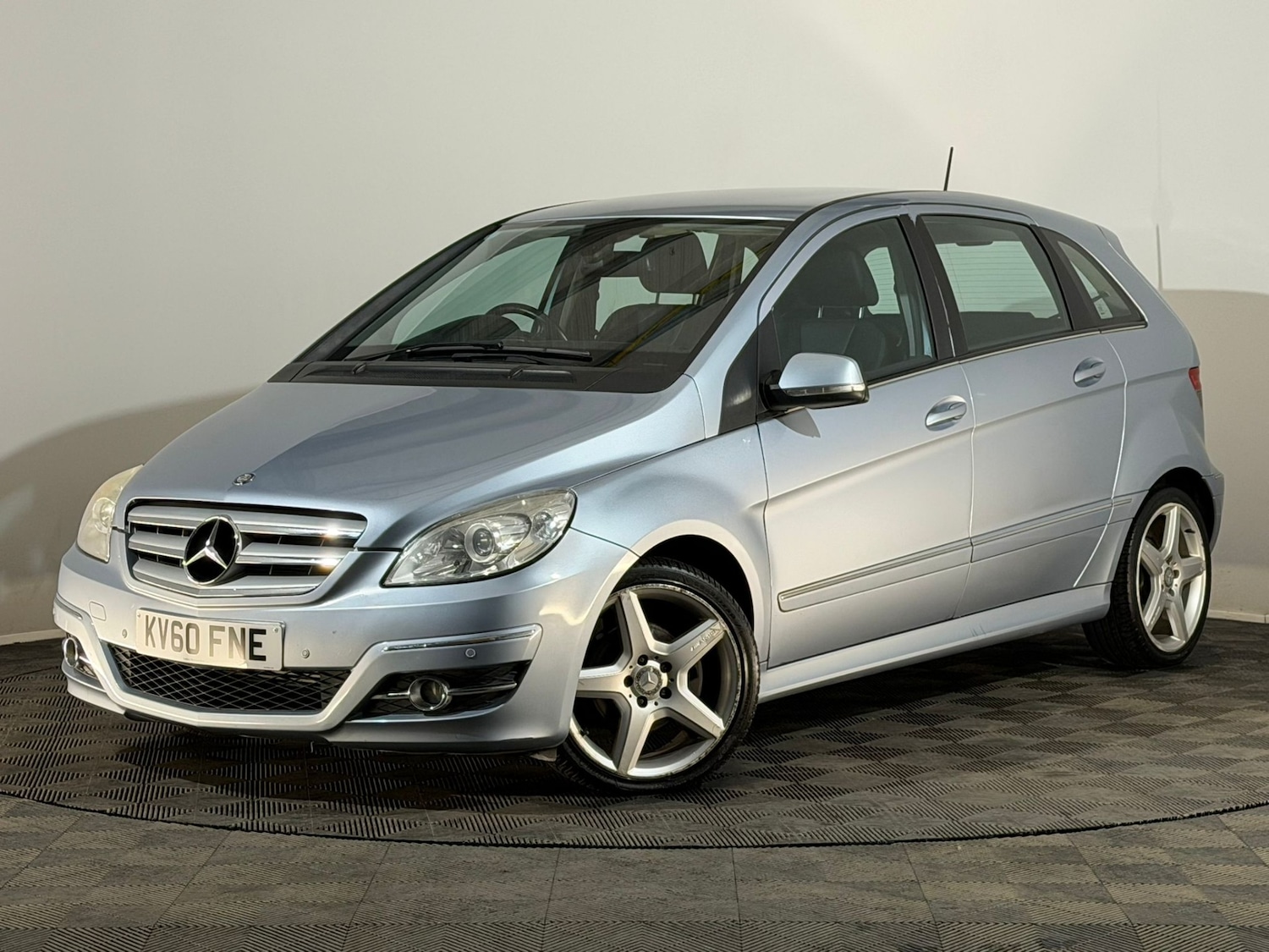Used Mercedes-Benz B Class 2010 for sale - 76383304: Photo 3