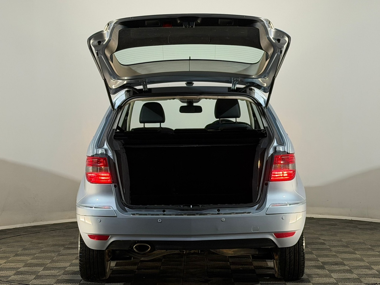 Used Mercedes-Benz B Class 2010 for sale - 76383304: Photo 8