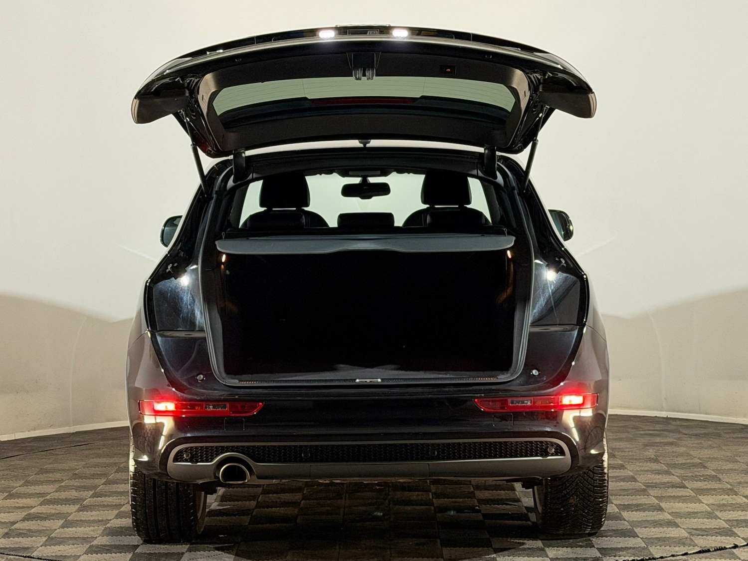 Used Audi Q5 2015 for sale - 78089235: Photo 8