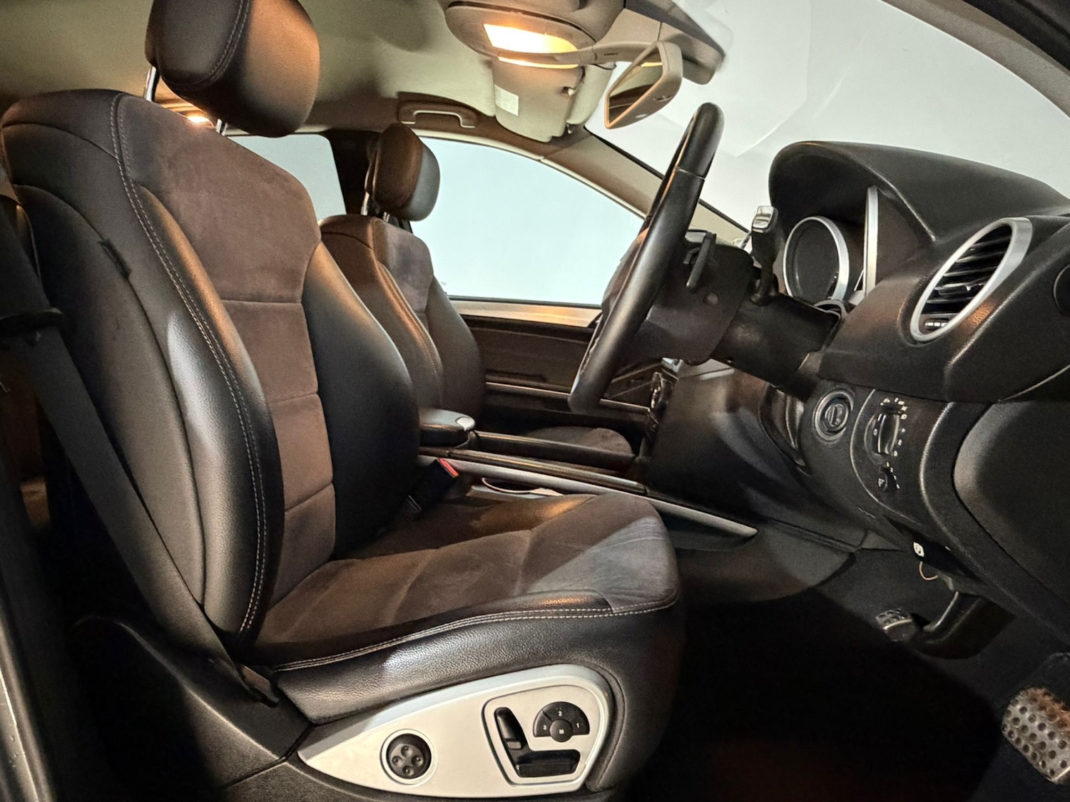 Used Mercedes-Benz M Class 2011 for sale - 77480705: Photo 15