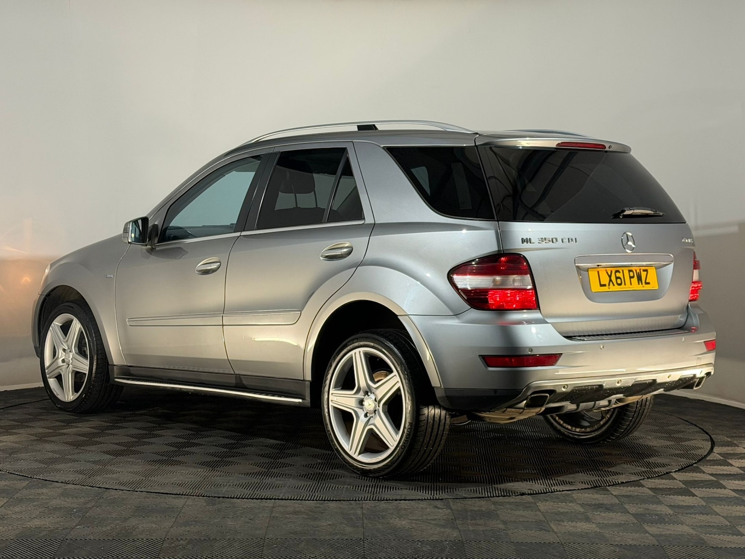 Used Mercedes-Benz M Class 2011 for sale - 77480705: Photo 9