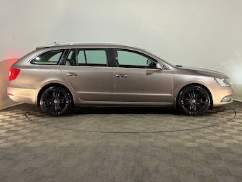 Used Skoda Superb 2014 for sale - 78299008: Photo