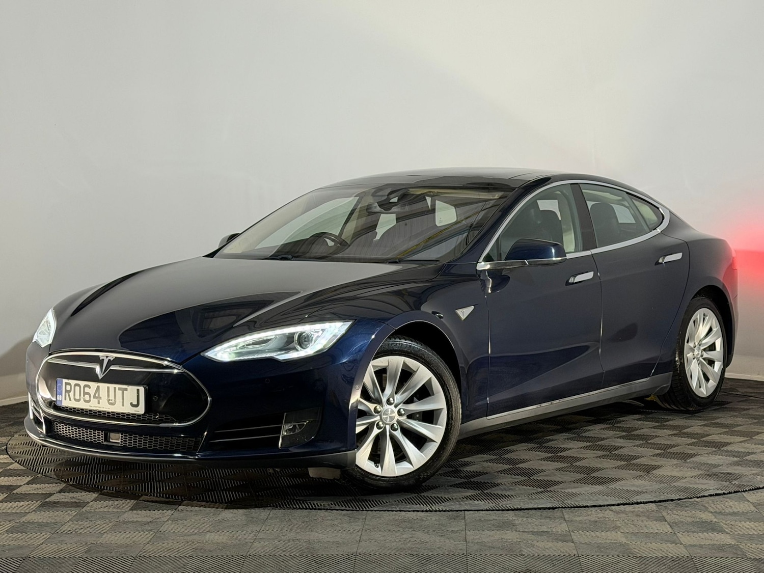 Used Tesla Model S 2014 for sale - 76089743: Photo 3