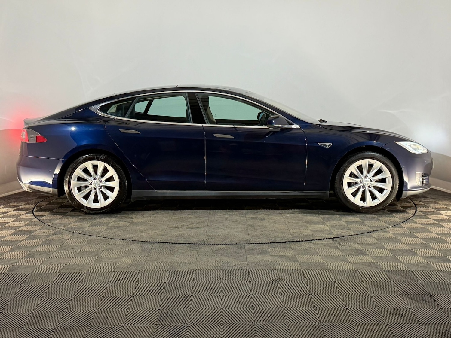 Used Tesla Model S 2014 for sale - 76089743: Photo 4