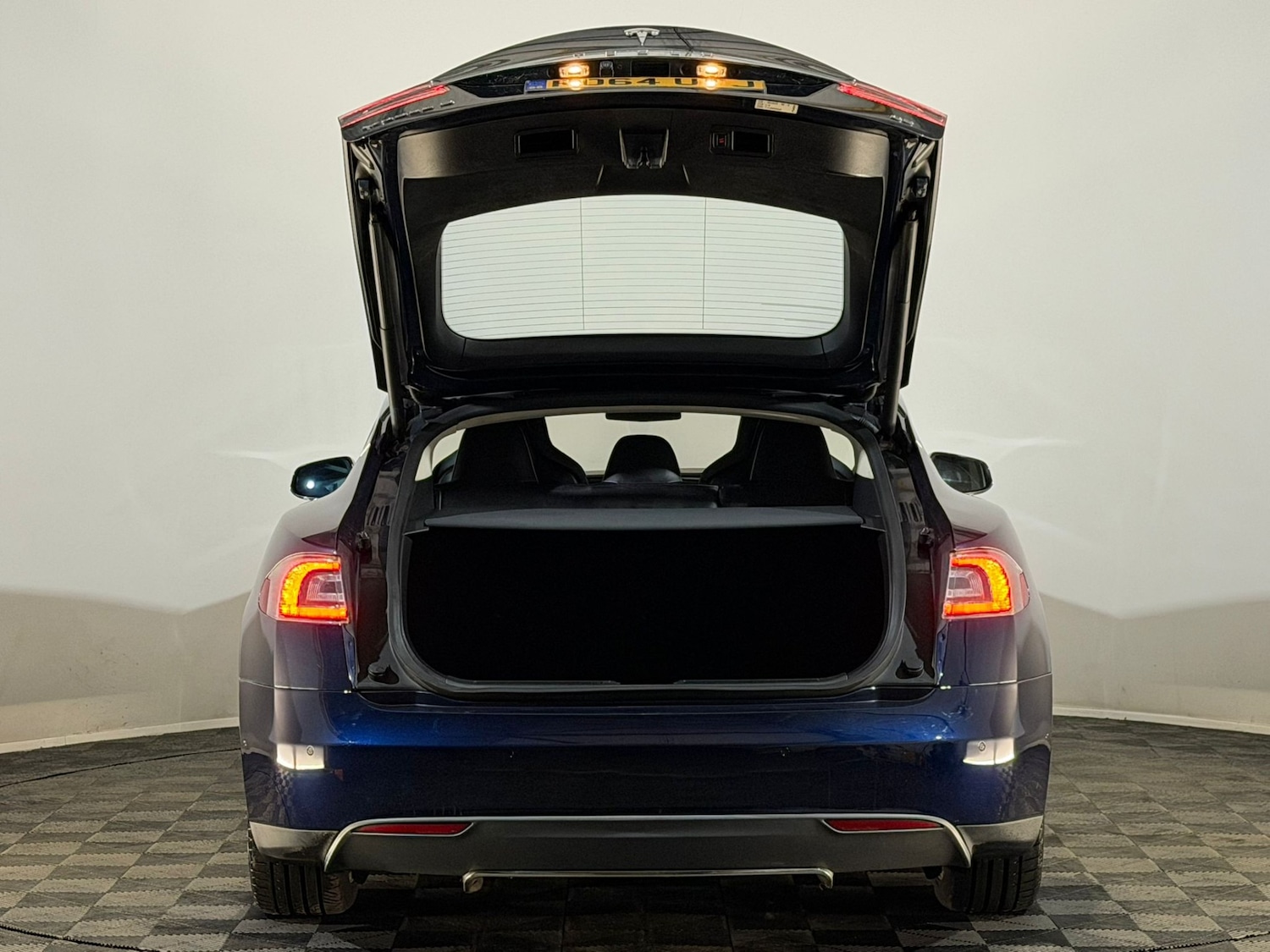 Used Tesla Model S 2014 for sale - 76089743: Photo 8