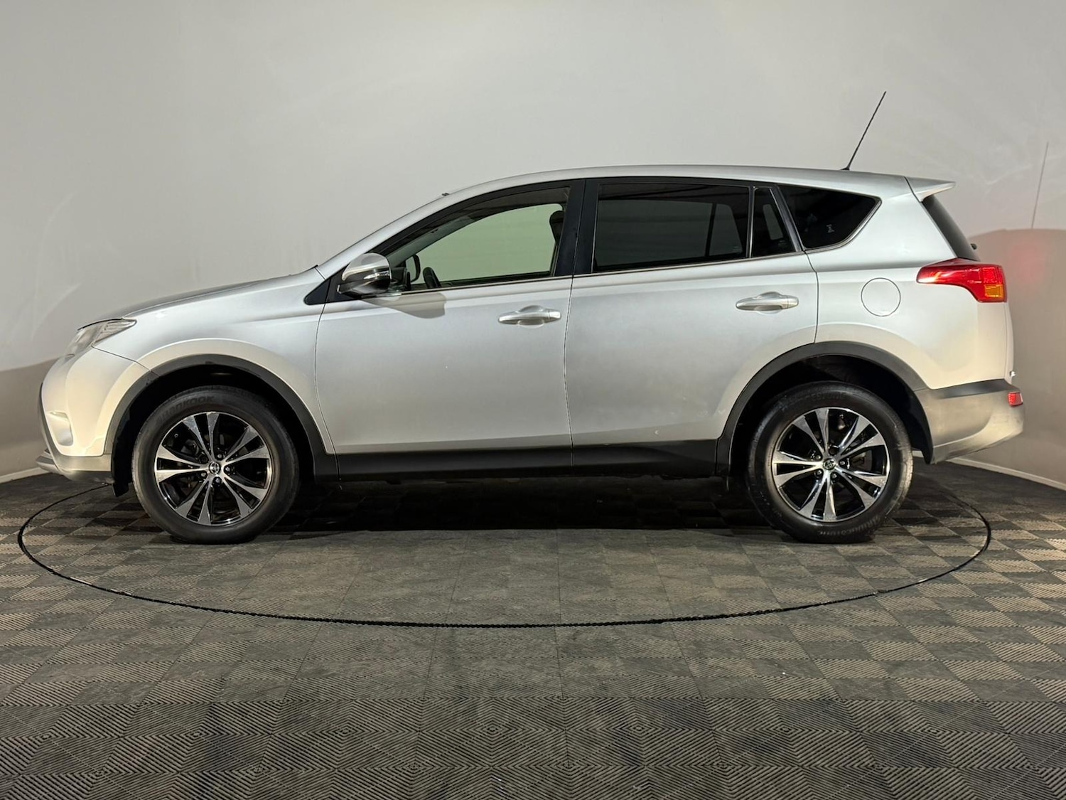 Used Toyota RAV4 2014 for sale - 76960295: Photo 5