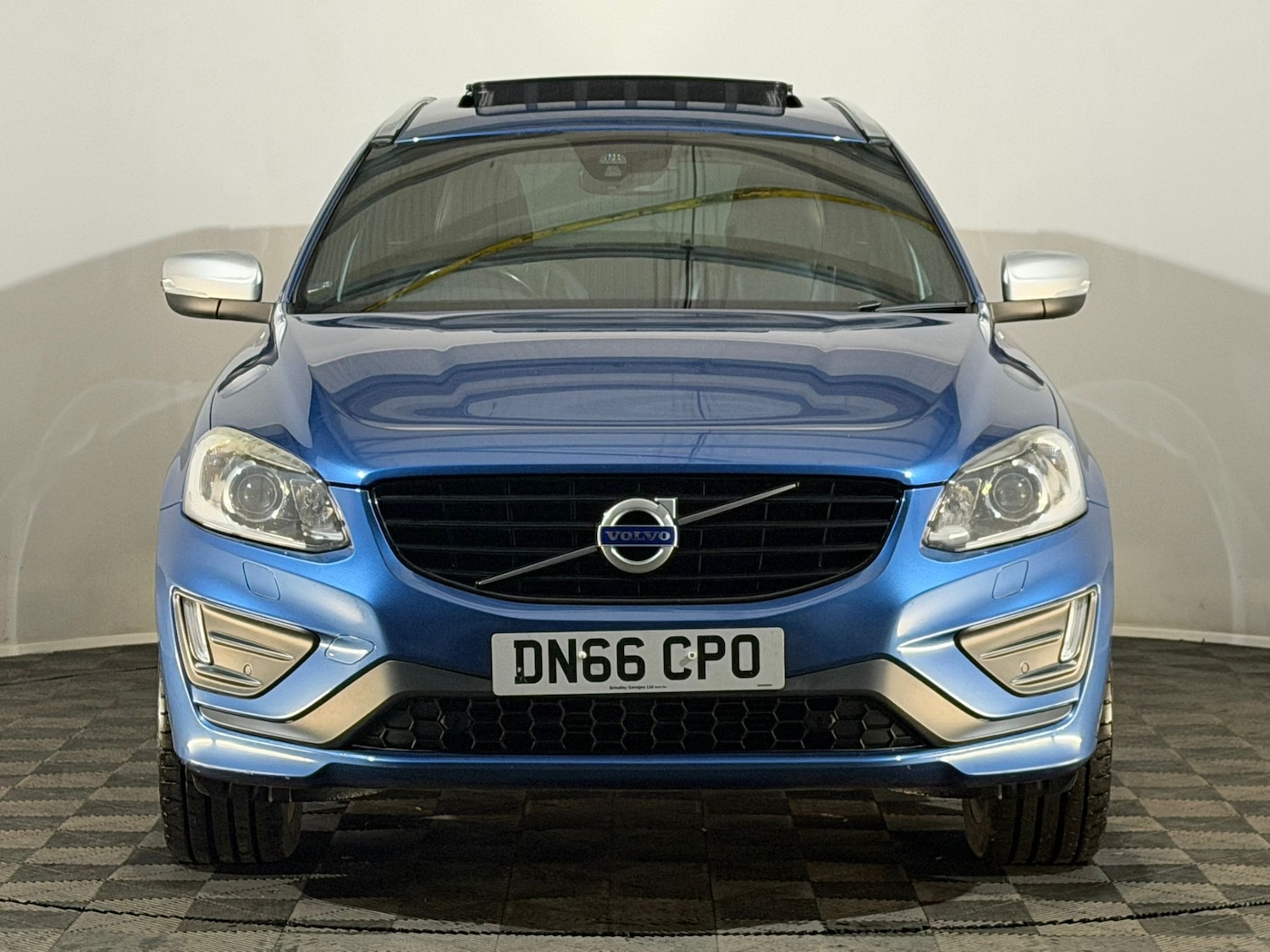 Used Volvo XC60 2016 for sale - 76664577: Photo 2