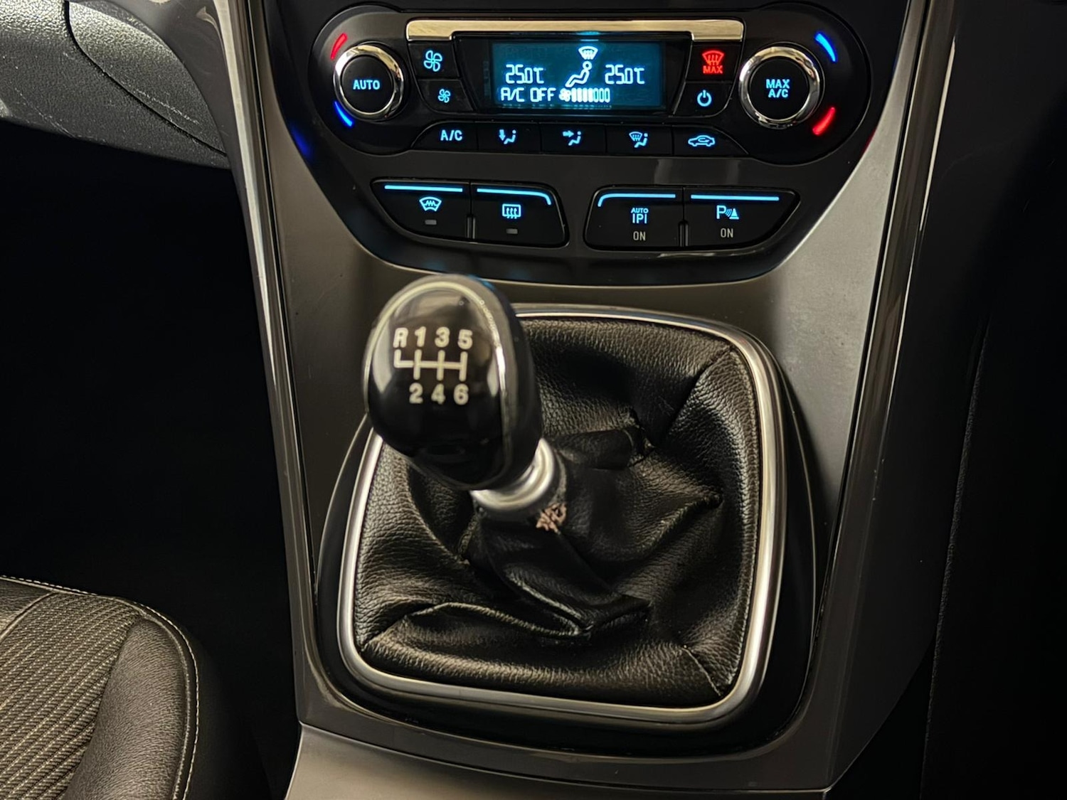 Used Ford Kuga 2013 for sale - 76793008: Photo 14