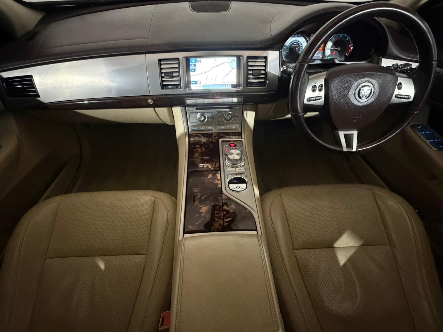 Used Jaguar XF 2011 for sale - 78216066: Photo 11