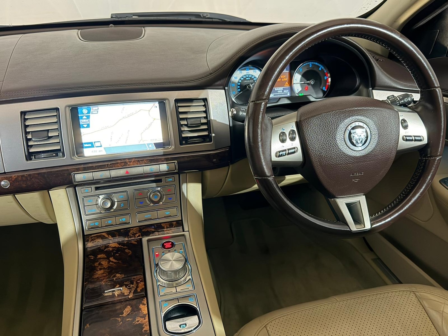 Used Jaguar XF 2011 for sale - 78216066: Photo 12