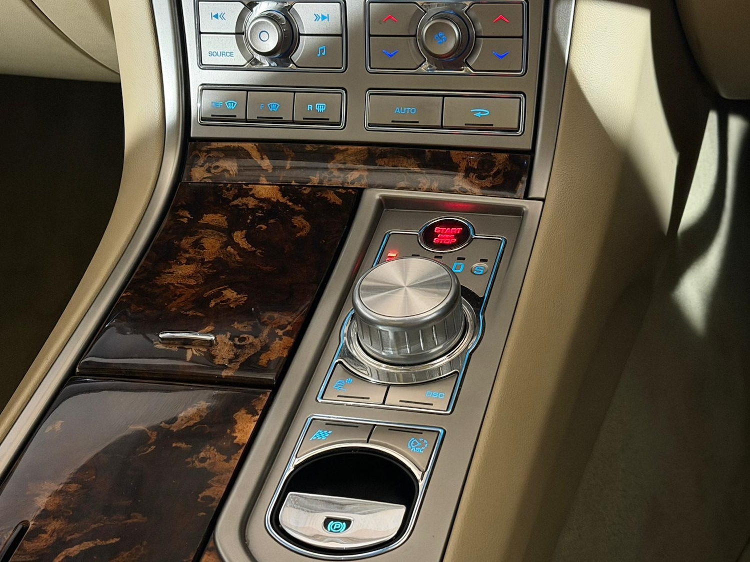 Used Jaguar XF 2011 for sale - 78216066: Photo 14