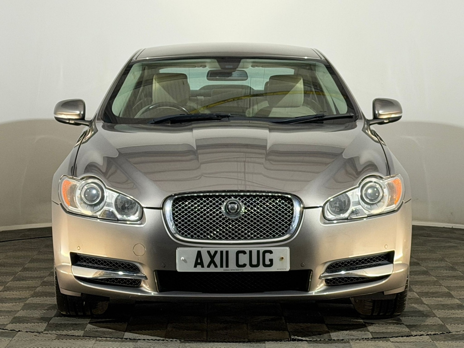 Used Jaguar XF 2011 for sale - 78216066: Photo 2