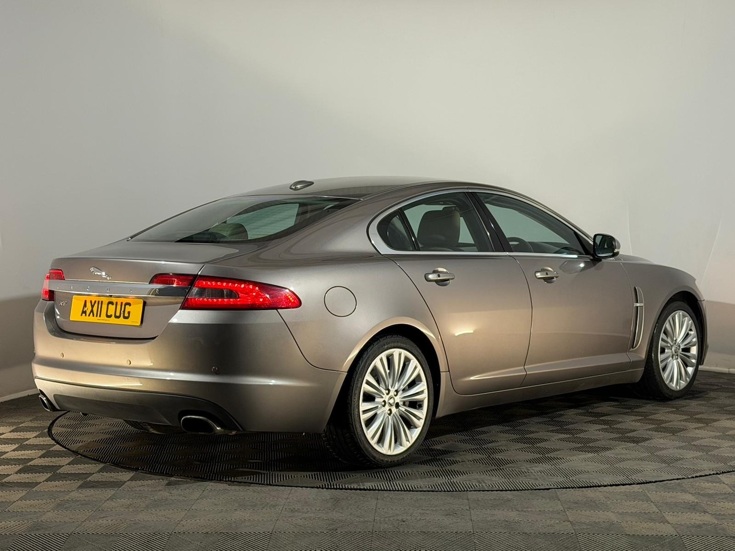 Used Jaguar XF 2011 for sale - 78216066: Photo 6
