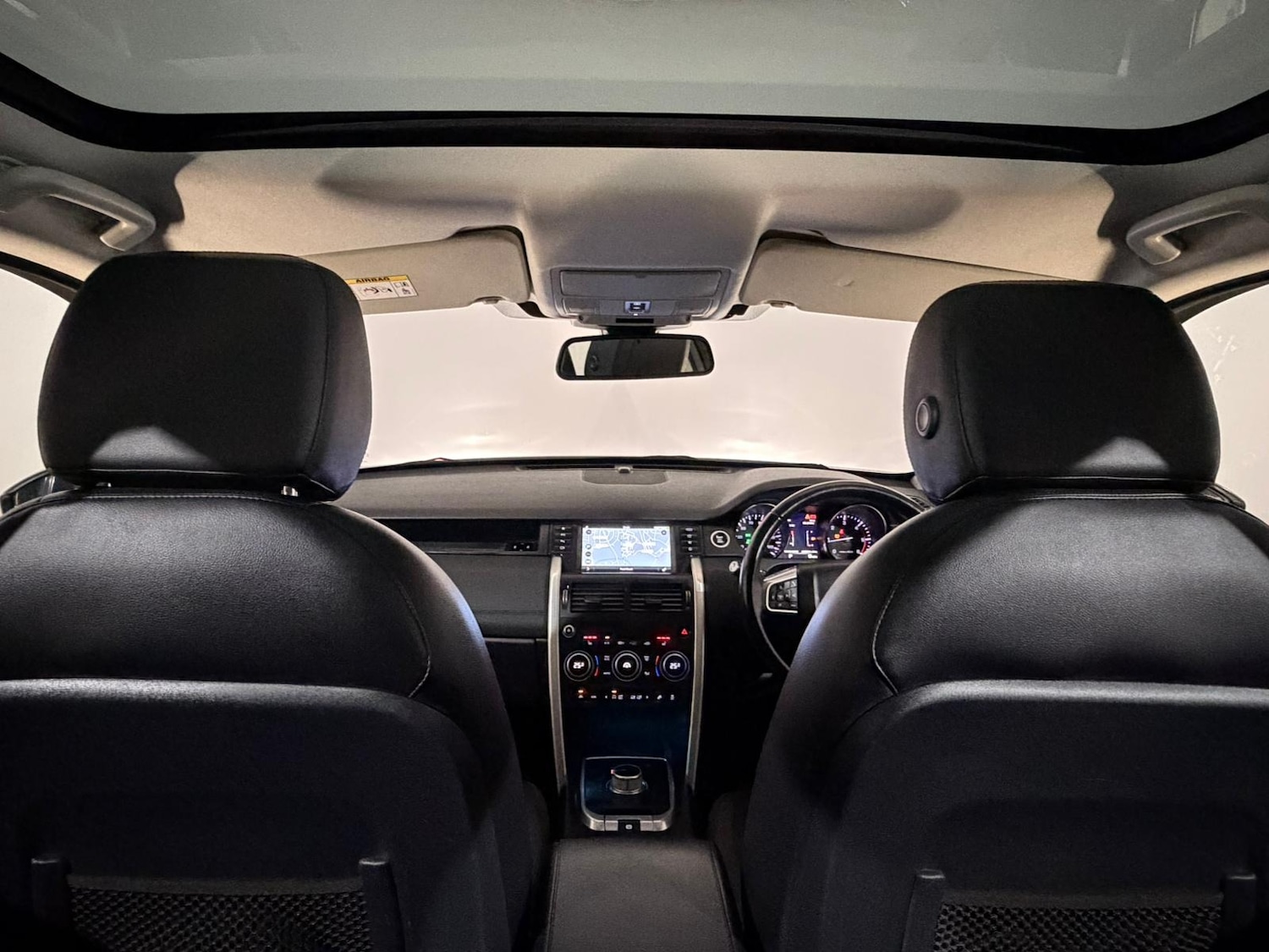 Used Land Rover Discovery Sport 2015 for sale - 76372590: Photo 11
