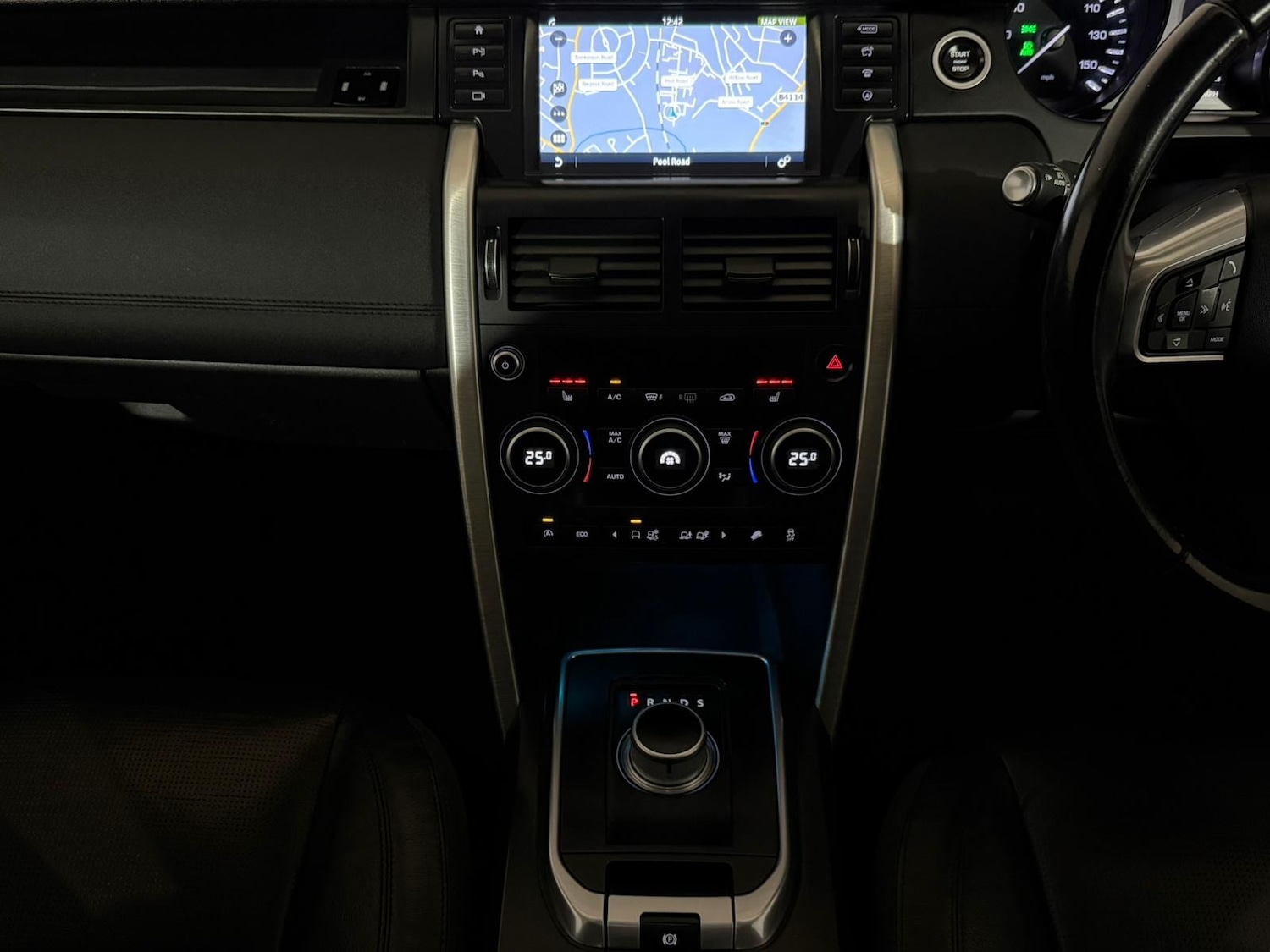Used Land Rover Discovery Sport 2015 for sale - 76372590: Photo 15