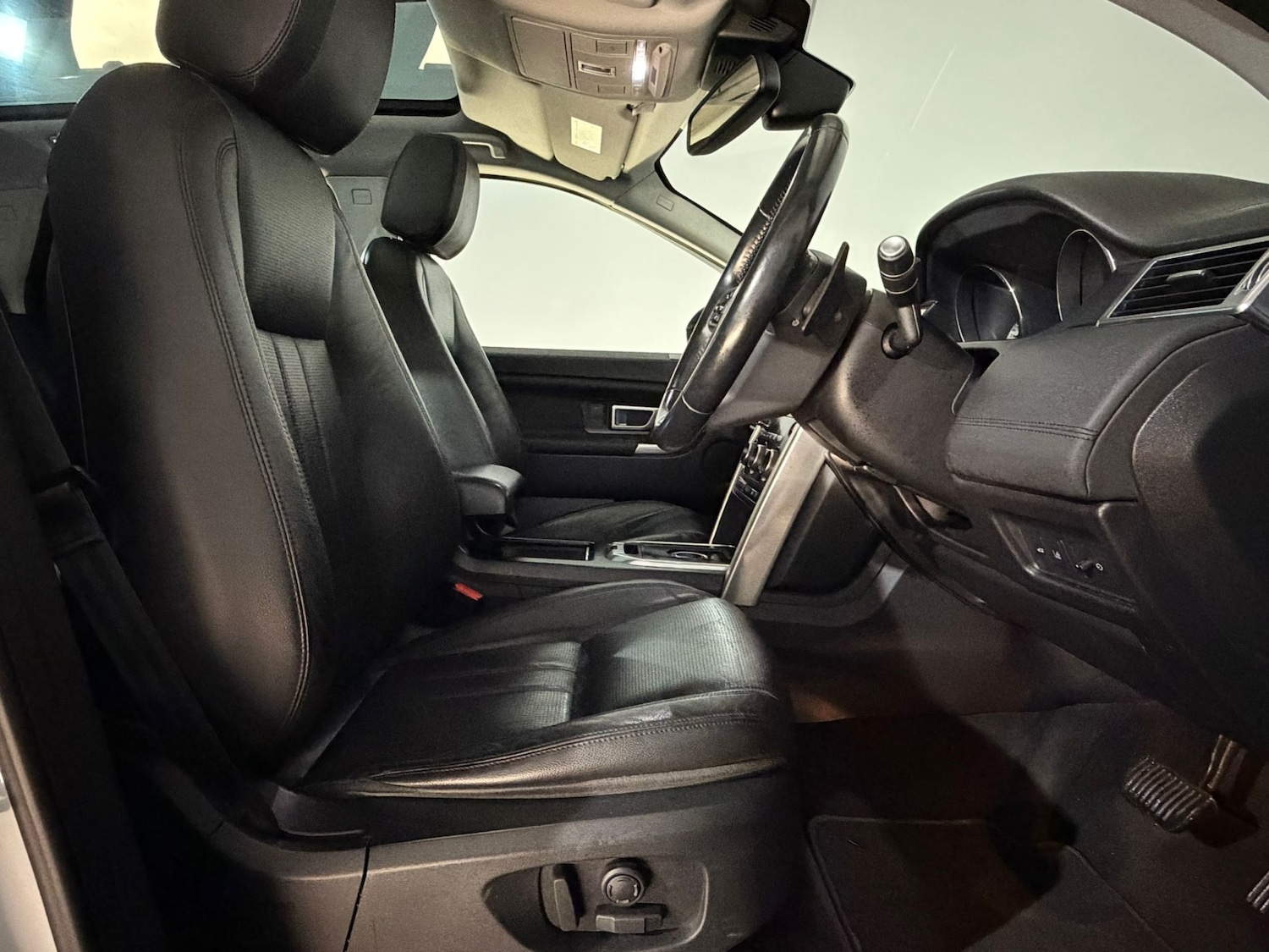 Used Land Rover Discovery Sport 2015 for sale - 76372590: Photo 17