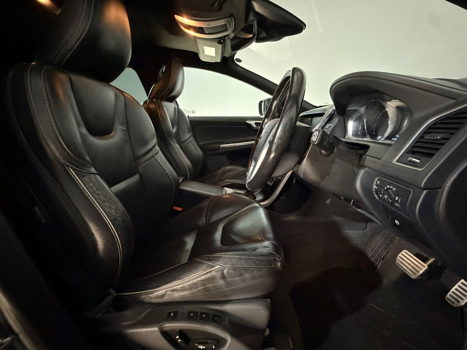 Used Volvo XC60 2016 for sale - 77801916: Photo 16