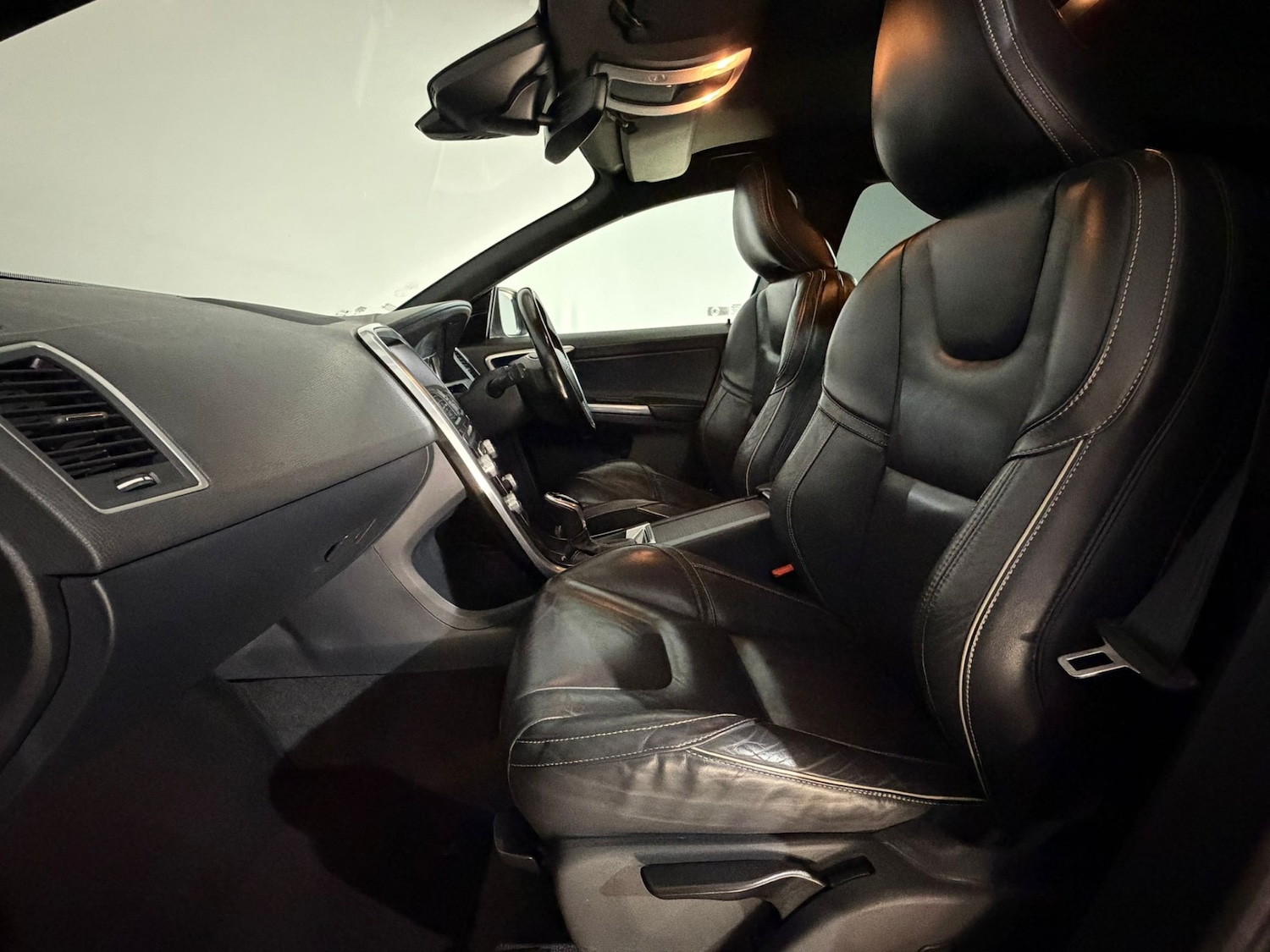 Used Volvo XC60 2016 for sale - 77801916: Photo 17