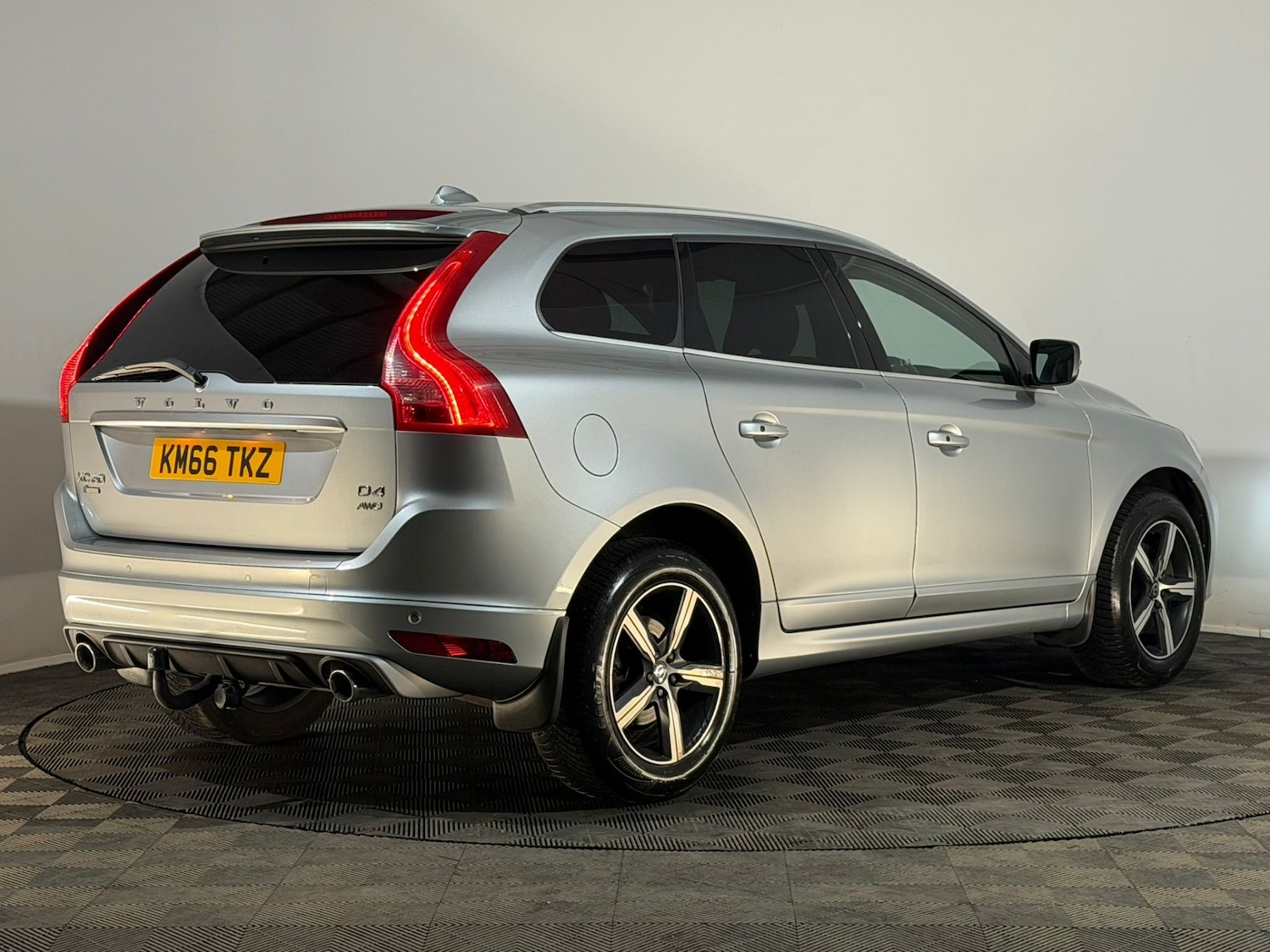 Used Volvo XC60 2016 for sale - 77801916: Photo 6