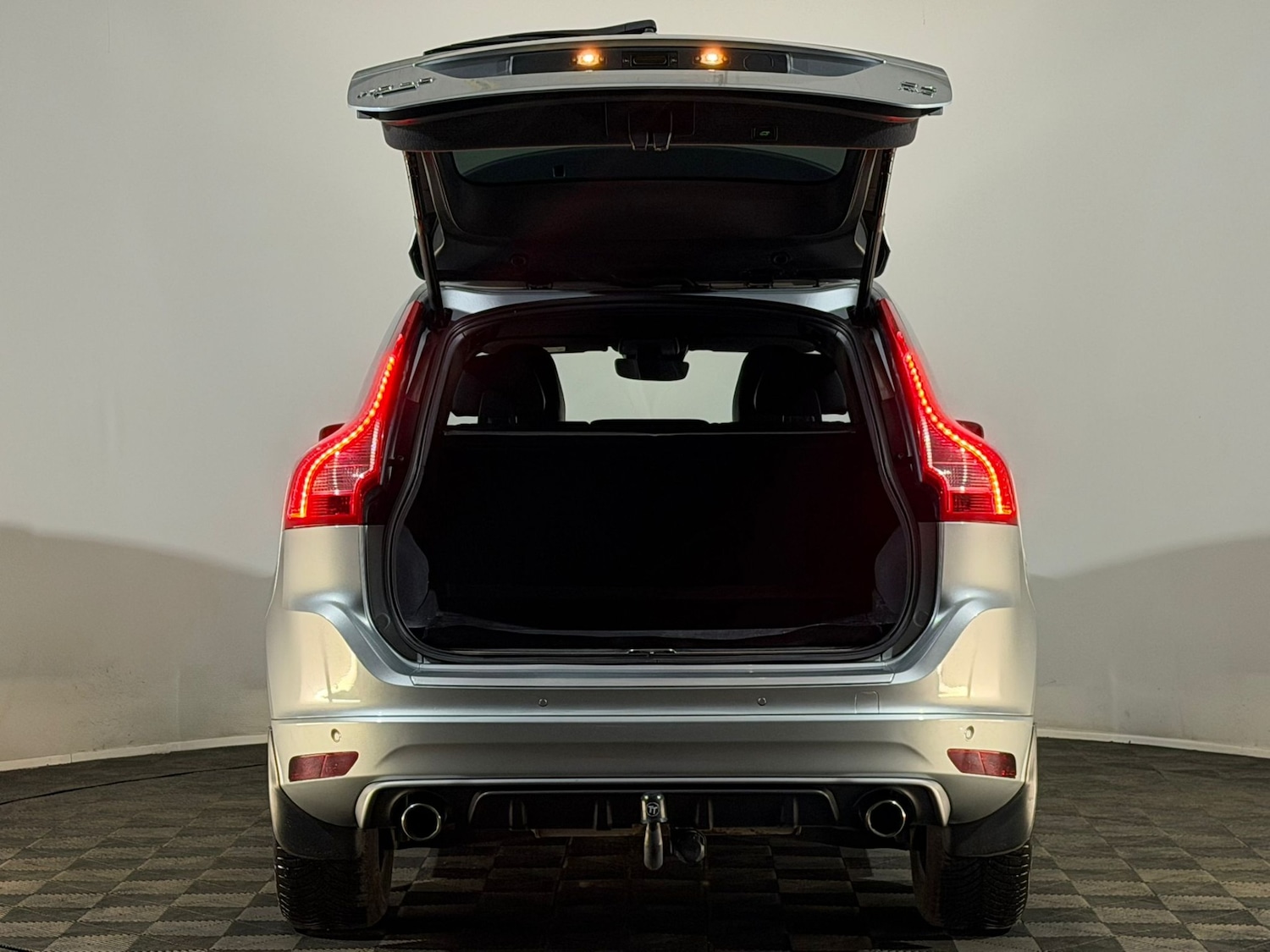 Used Volvo XC60 2016 for sale - 77801916: Photo 8