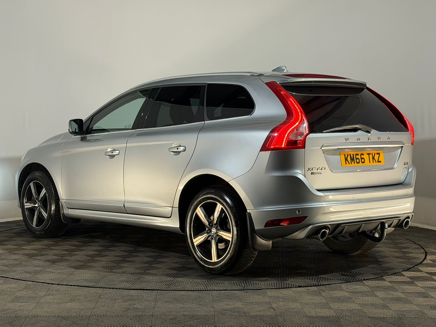 Used Volvo XC60 2016 for sale - 77801916: Photo 9
