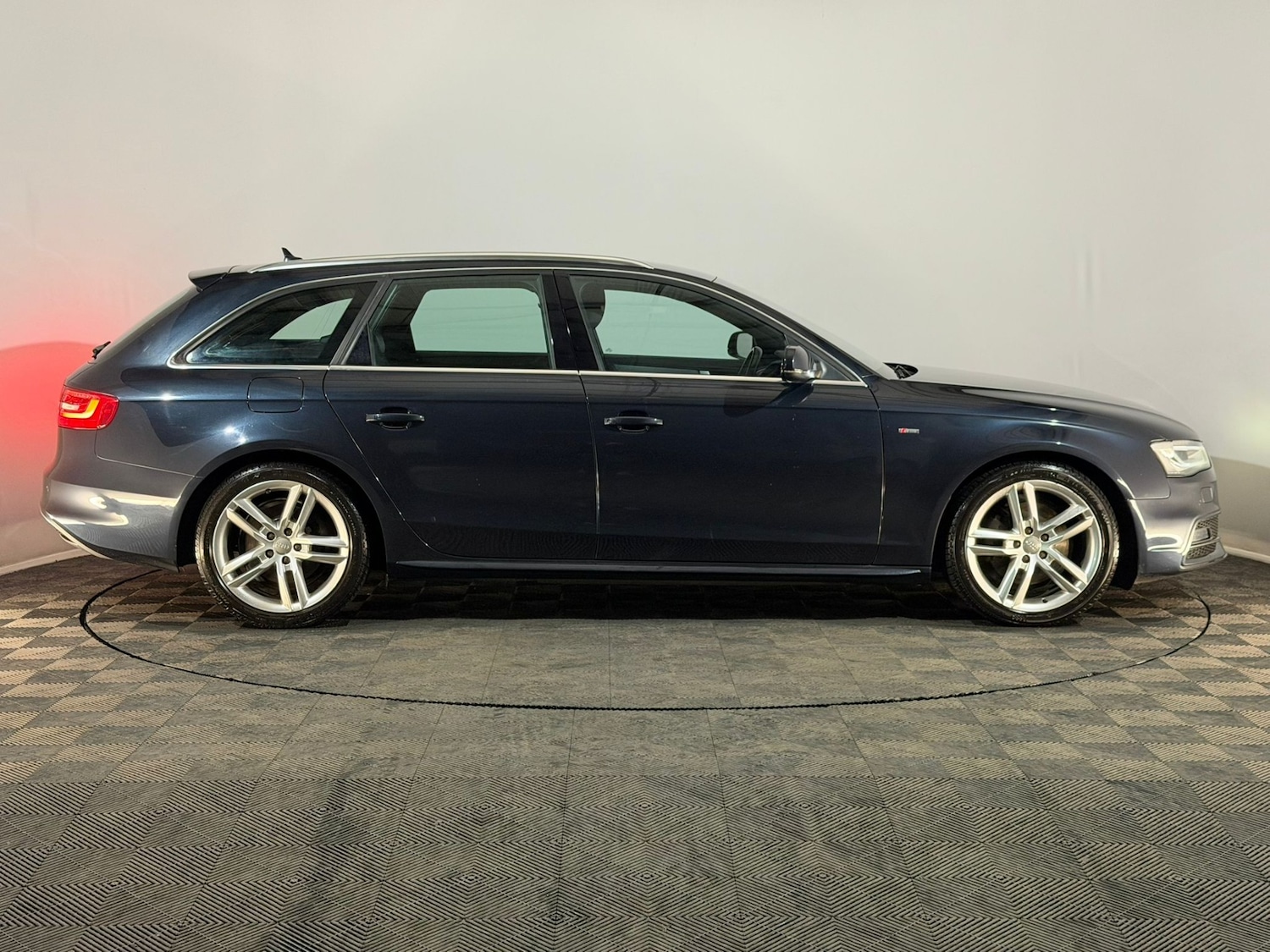 Used Audi A4 2014 for sale - 76612207: Photo 4