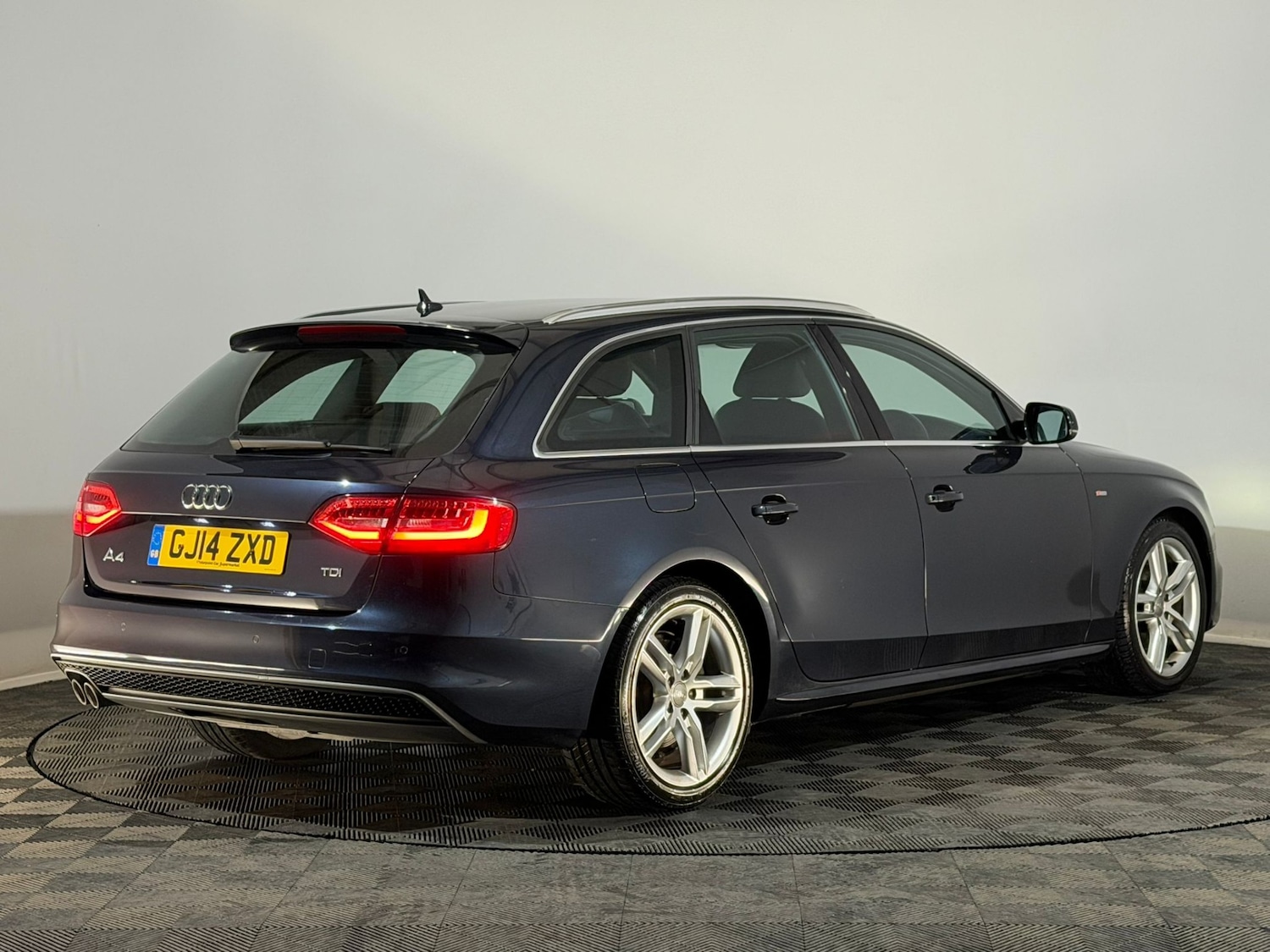 Used Audi A4 2014 for sale - 76612207: Photo 6