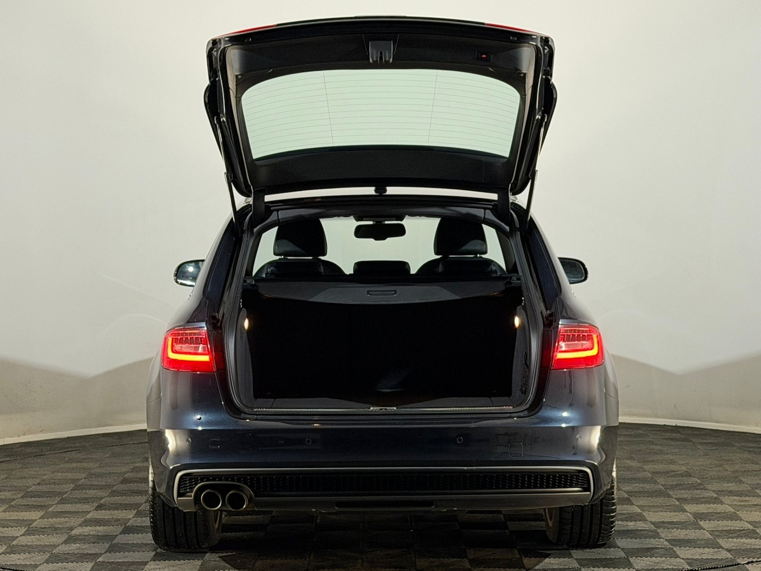 Used Audi A4 2014 for sale - 76612207: Photo 8