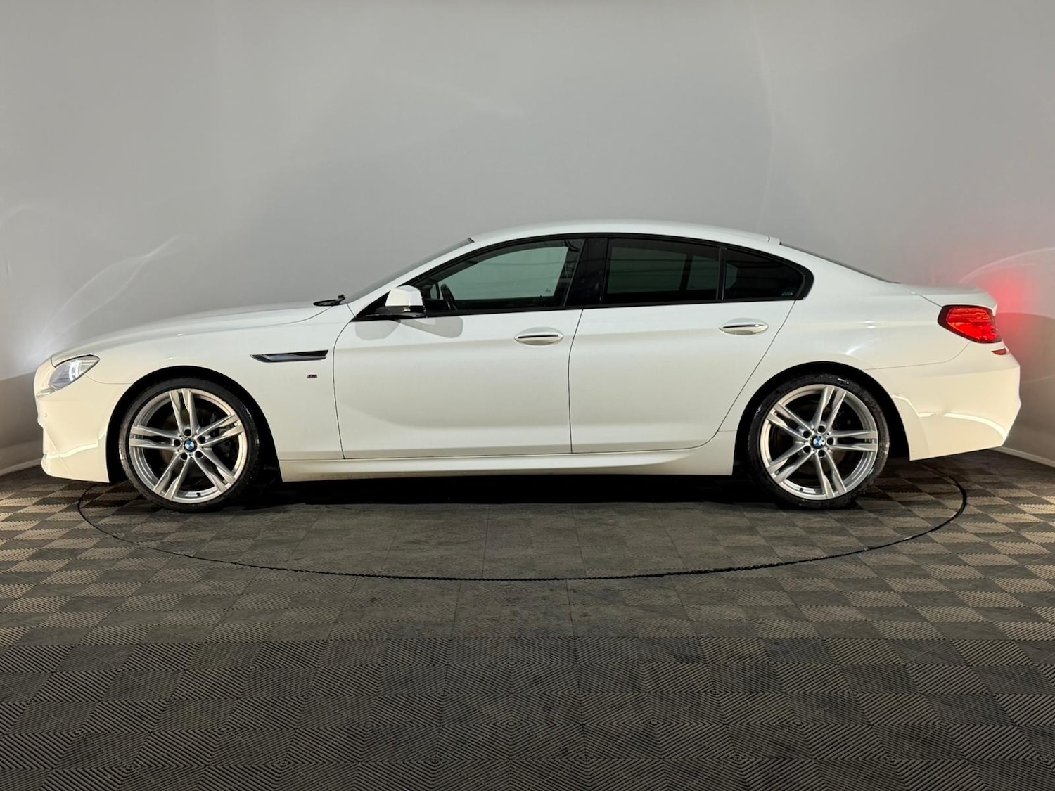 Used BMW 6 Series 2015 for sale - 76445128: Photo 5