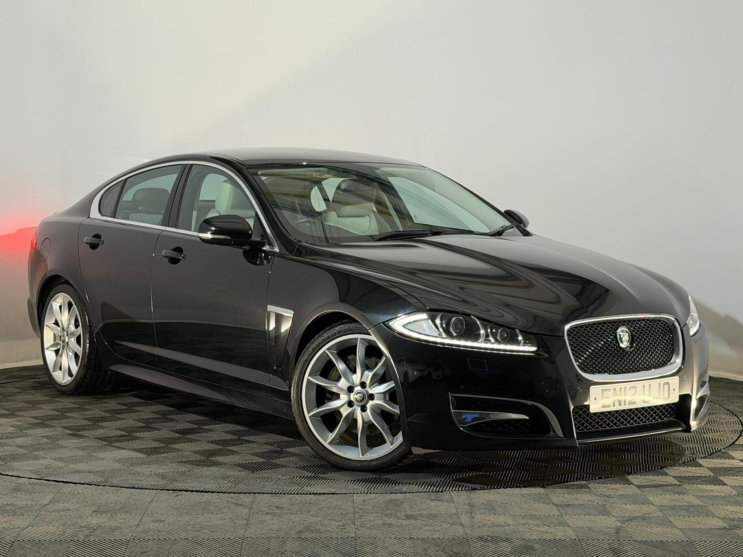 Used Jaguar XF 2012 for sale - 76968664: Photo 1