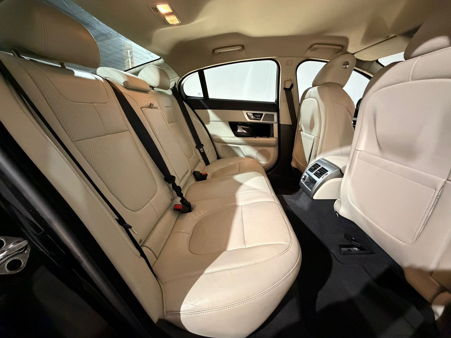 Used Jaguar XF 2012 for sale - 76968664: Photo 18