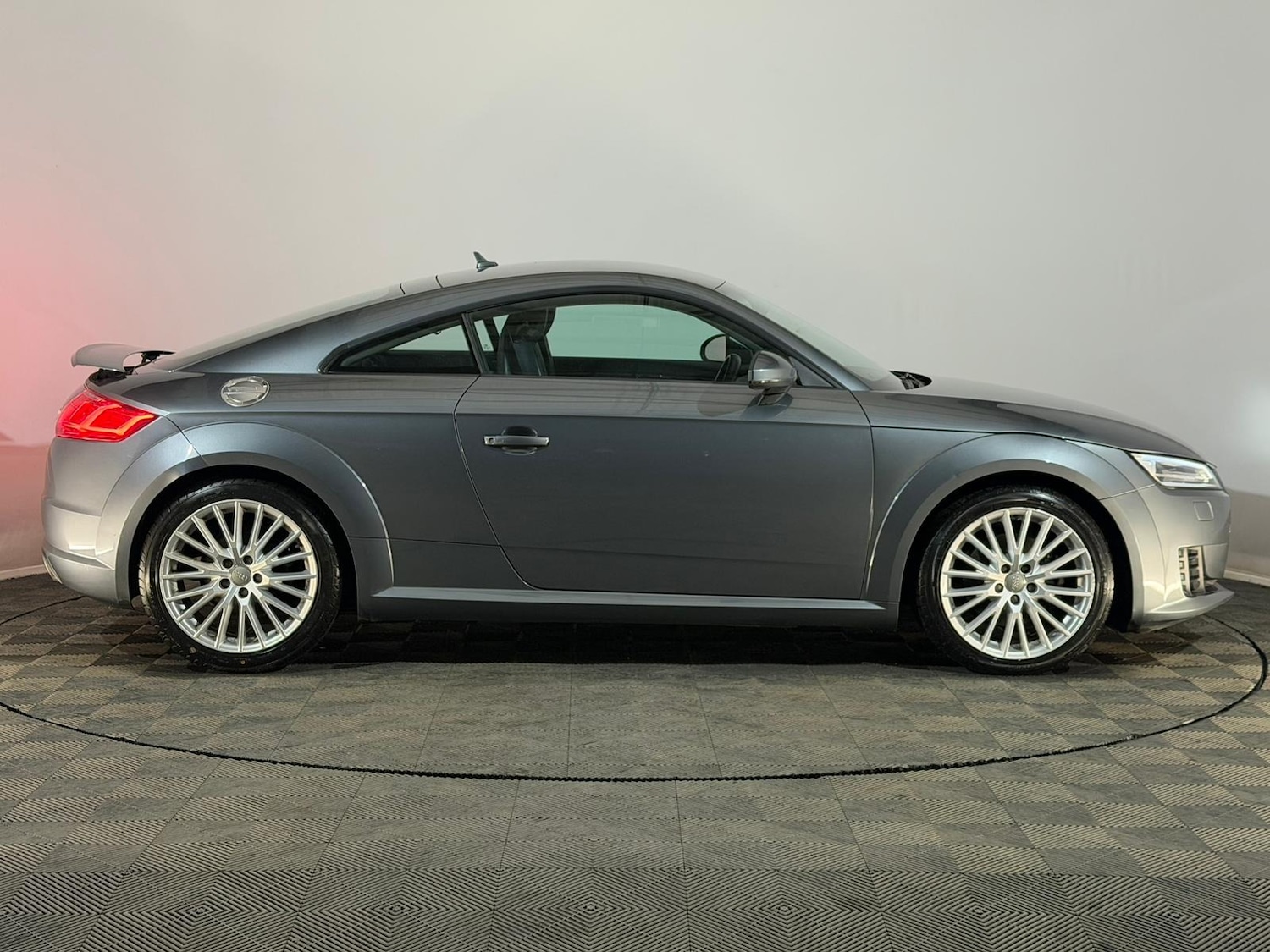 Used Audi TT 2015 for sale - 76672514: Photo 4
