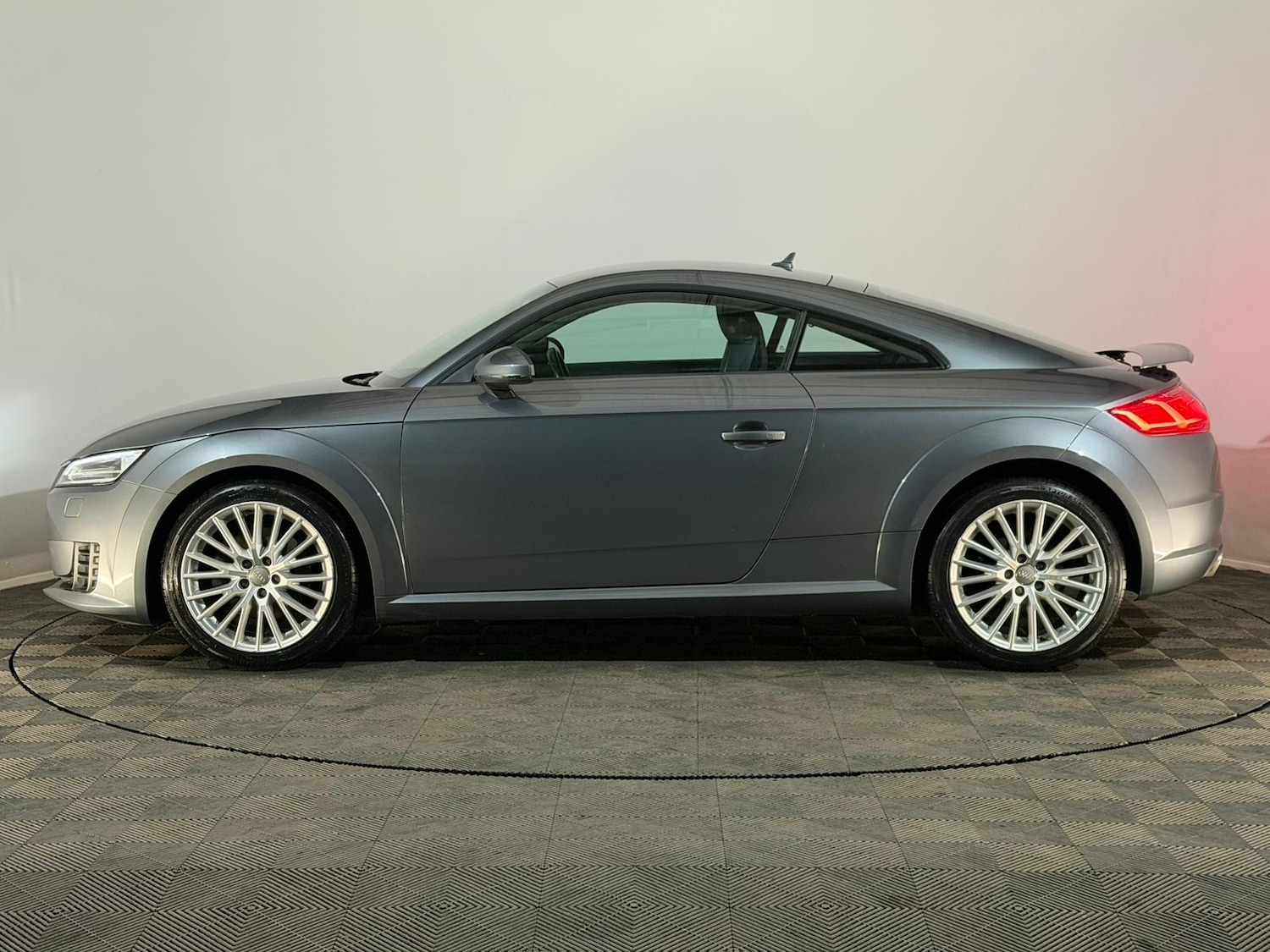 Used Audi TT 2015 for sale - 76672514: Photo 5