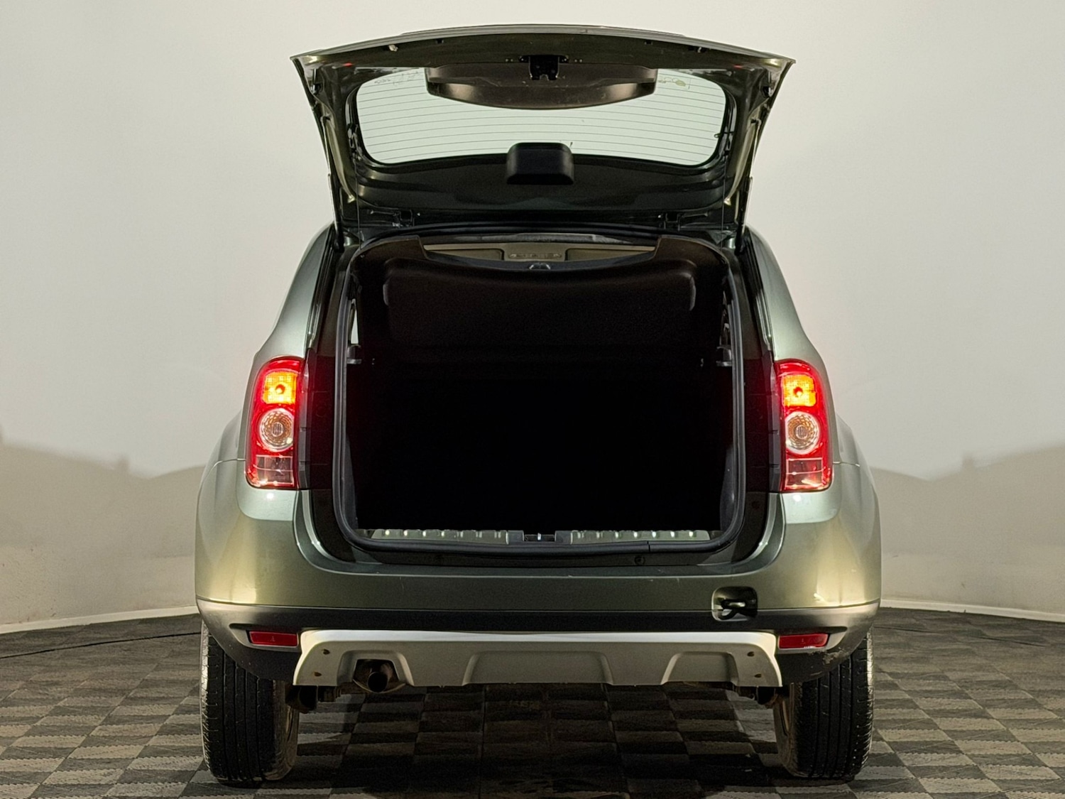 Used Dacia Duster 2015 for sale - 76385167: Photo 8