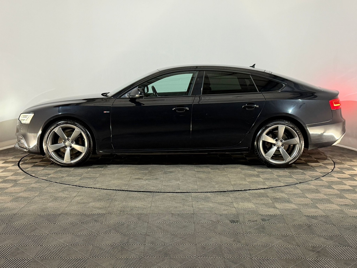 Used Audi A5 2014 for sale - 76383439: Photo 5
