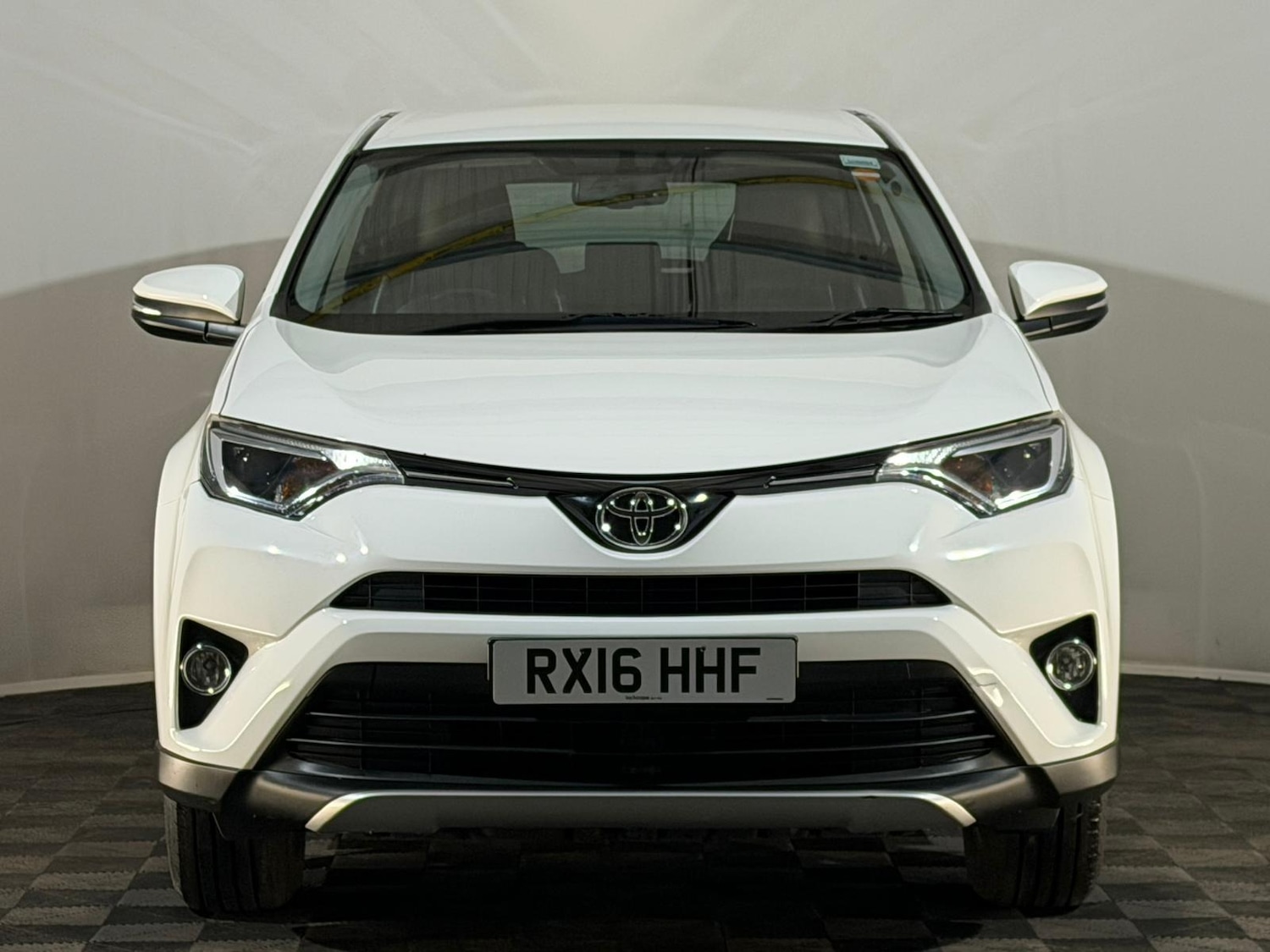 Used Toyota RAV4 2016 for sale - 77446002: Photo 2