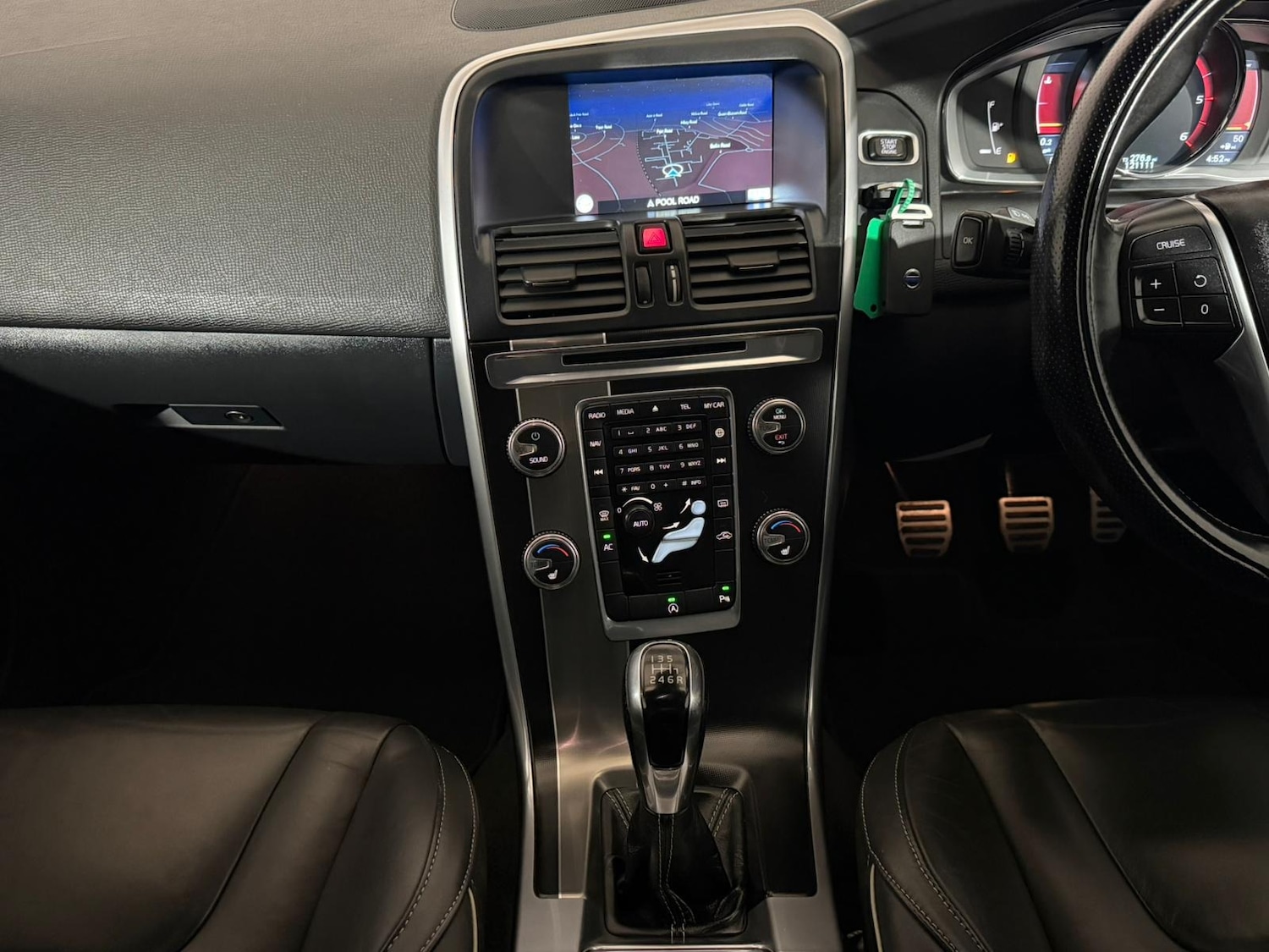 Used Volvo XC60 2015 for sale - 76664590: Photo 14