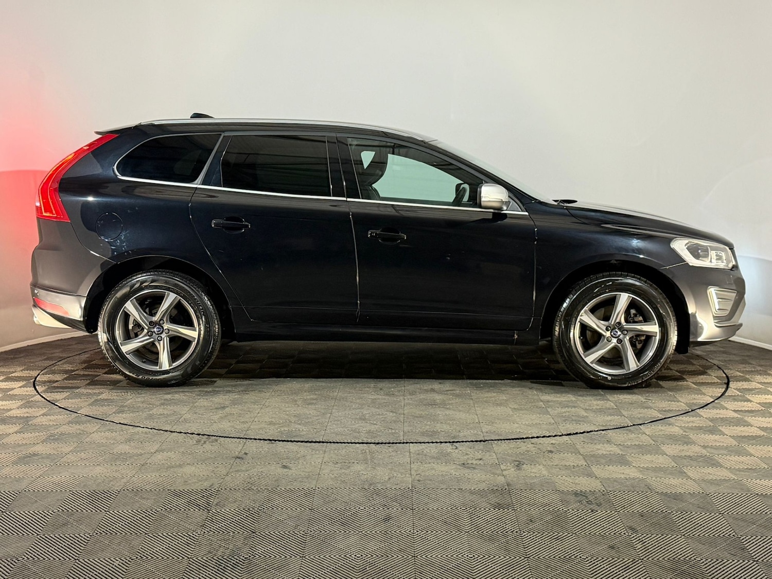 Used Volvo XC60 2015 for sale - 76664590: Photo 4