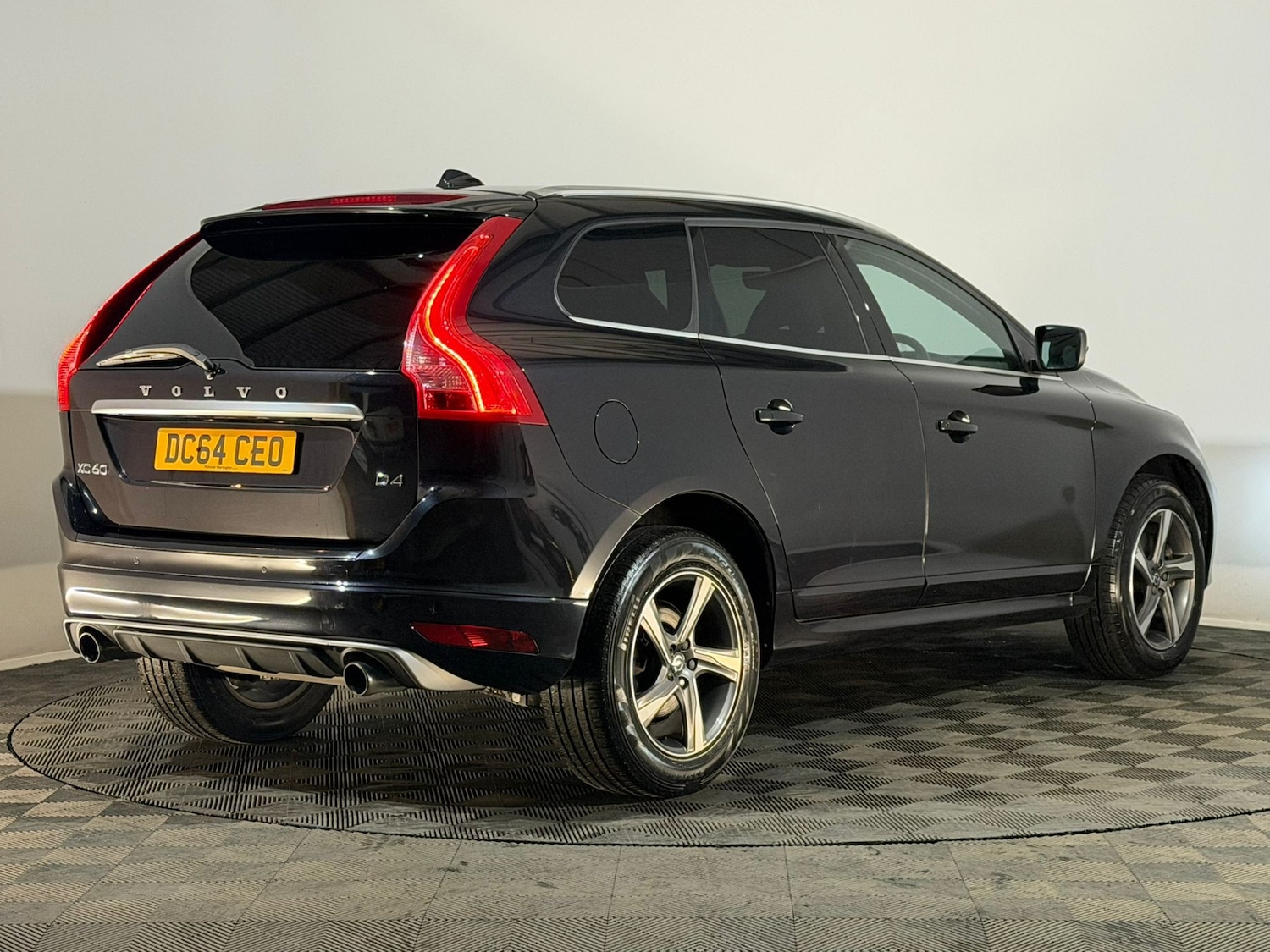 Used Volvo XC60 2015 for sale - 76664590: Photo 6