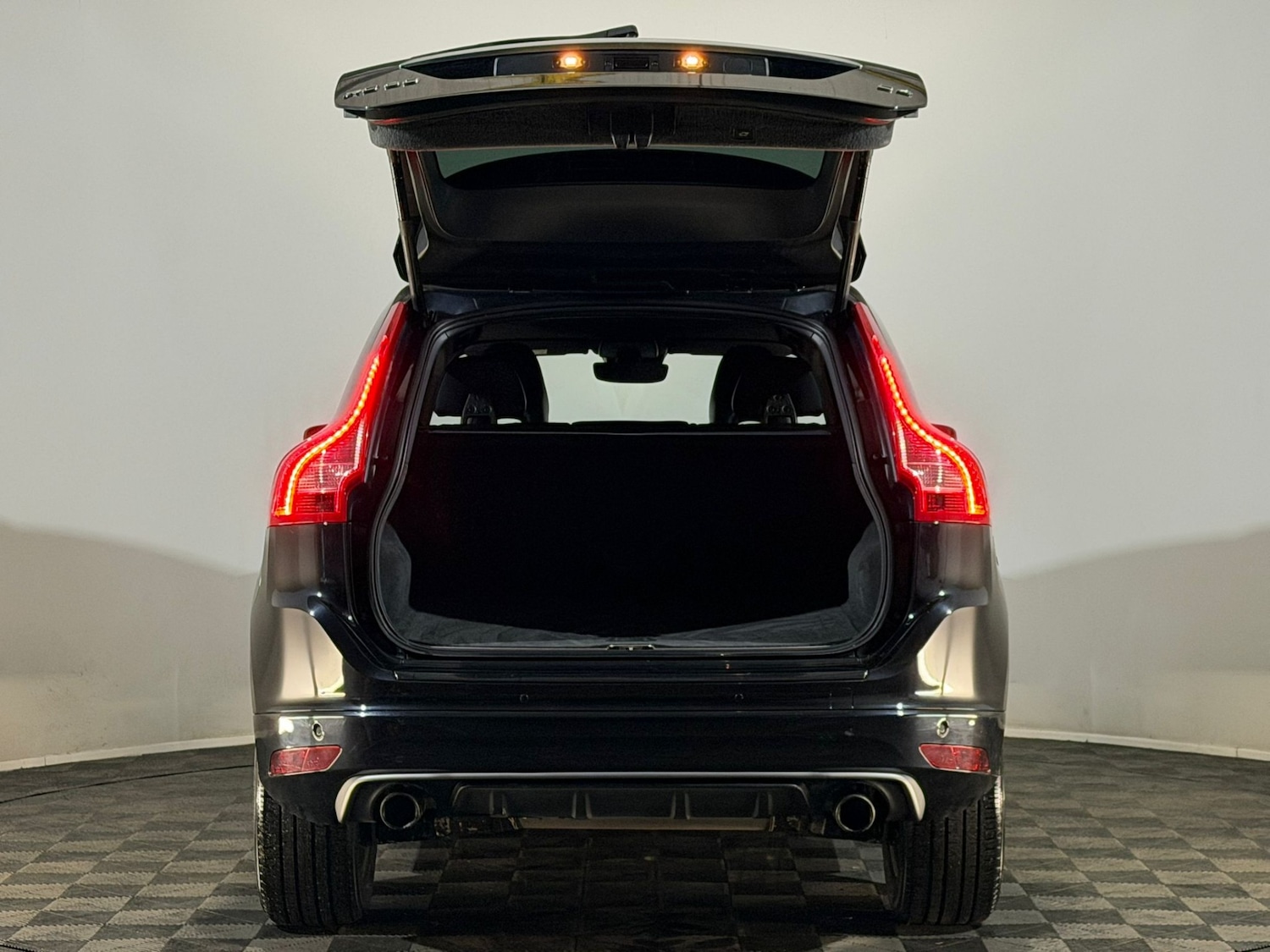 Used Volvo XC60 2015 for sale - 76664590: Photo 8