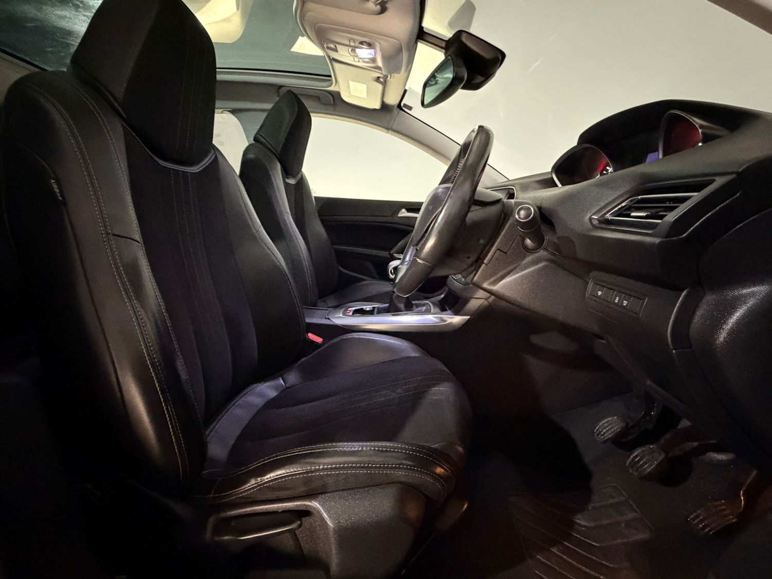 Used Peugeot 308 2014 for sale - 77058413: Photo 11