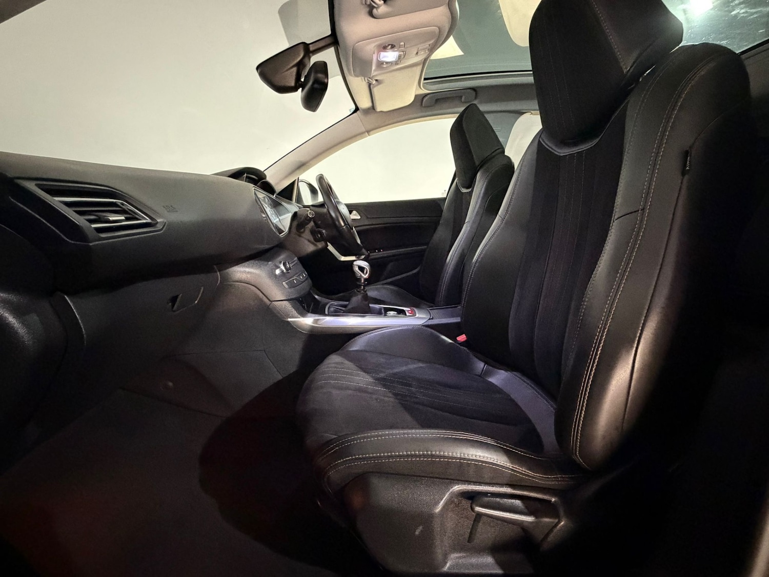 Used Peugeot 308 2014 for sale - 77058413: Photo 12