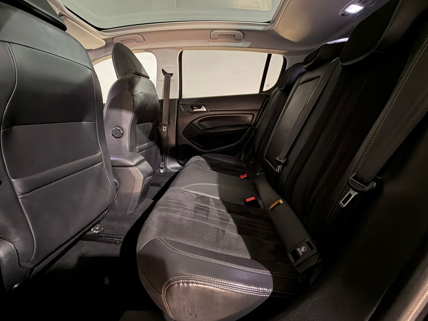 Used Peugeot 308 2014 for sale - 77058413: Photo 14