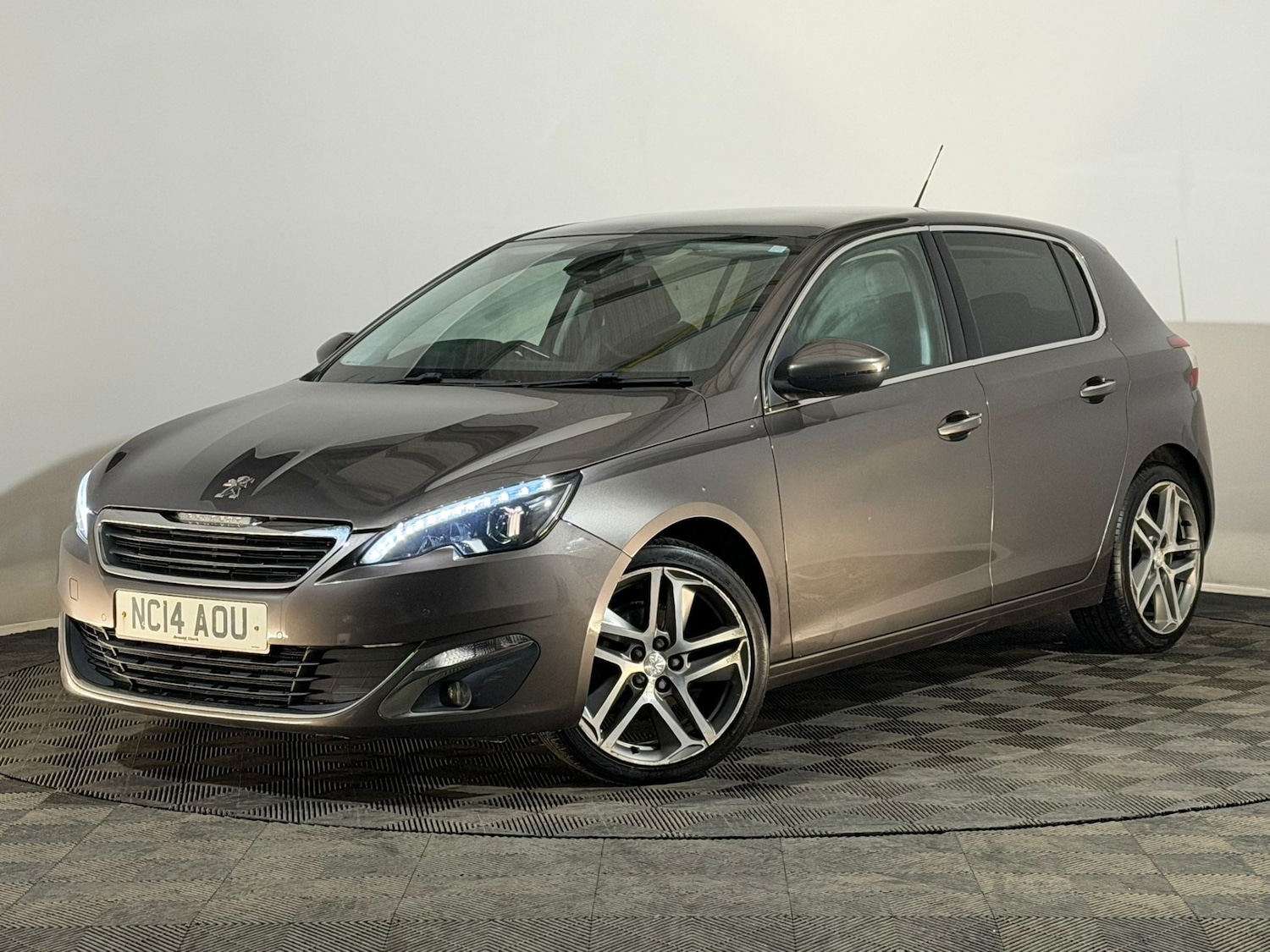 Used Peugeot 308 2014 for sale - 77058413: Photo 3