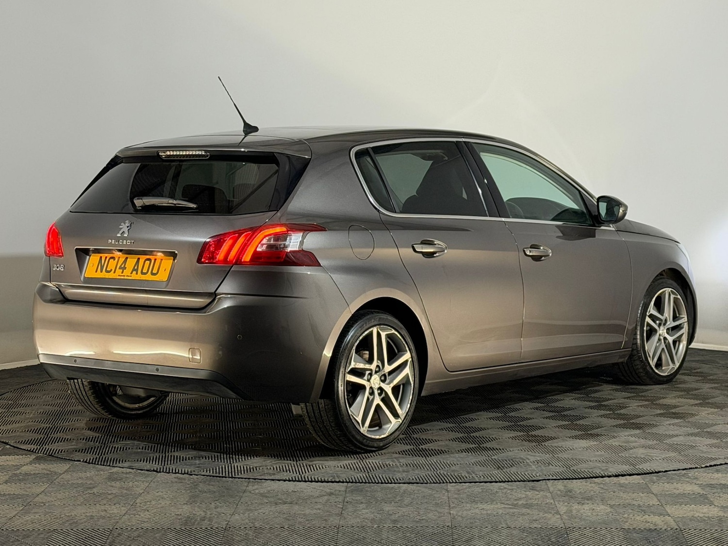 Used Peugeot 308 2014 for sale - 77058413: Photo 4