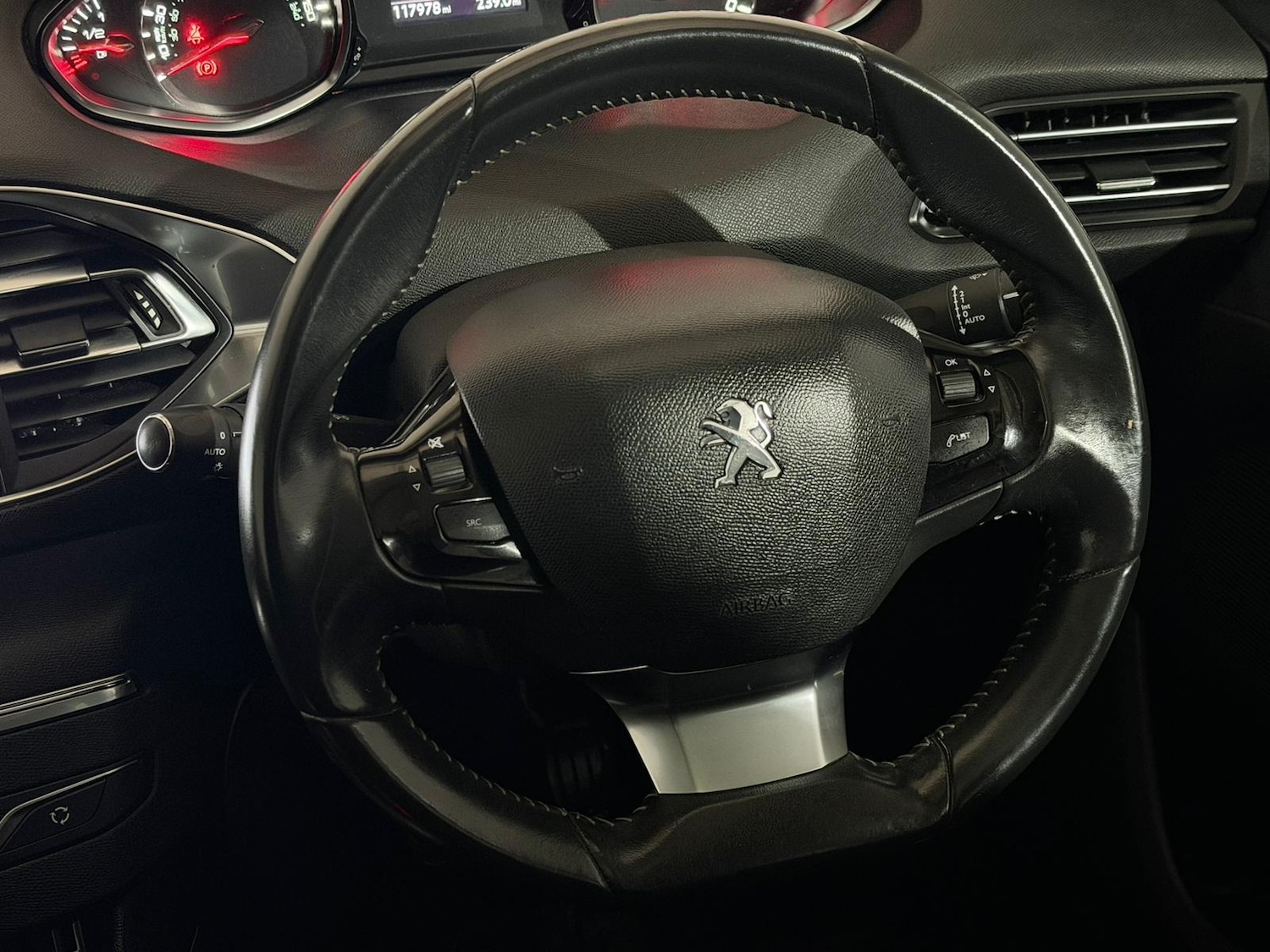 Used Peugeot 308 2014 for sale - 77058413: Photo 9