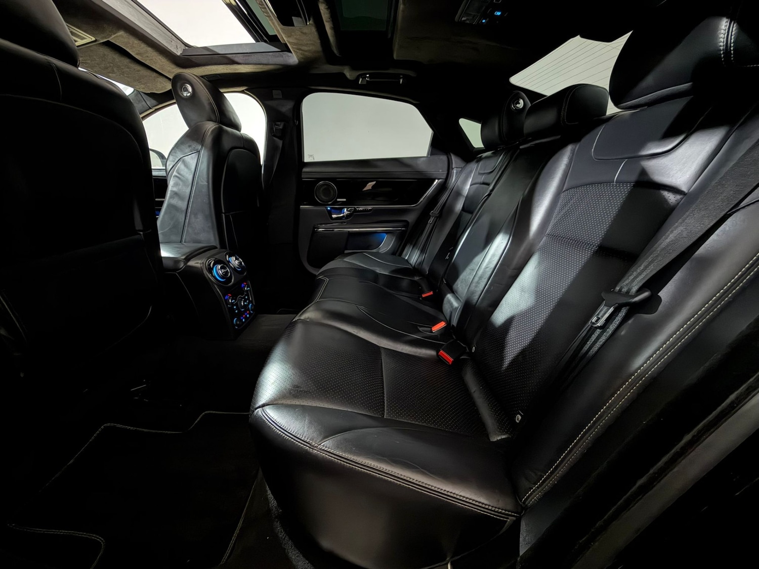 Used Jaguar XJ 2012 for sale - 77617396: Photo 20