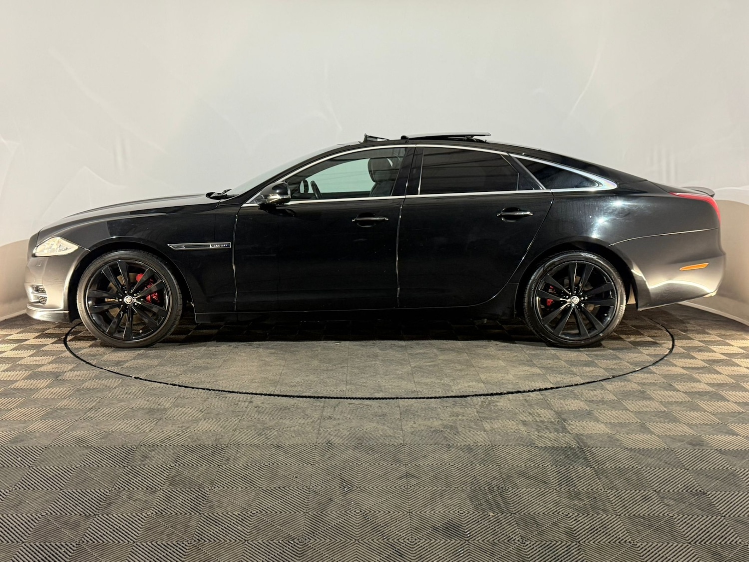 Used Jaguar XJ 2012 for sale - 77617396: Photo 5